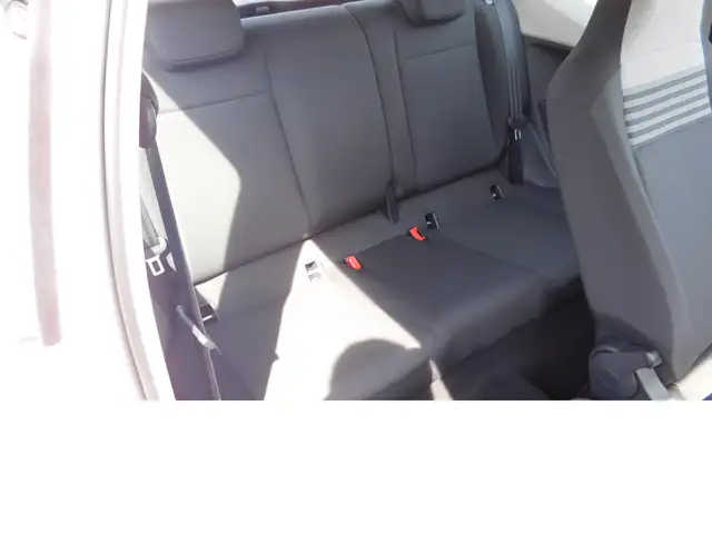 Volkswagen up! view 12