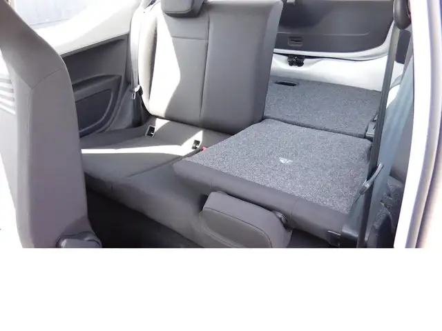 Volkswagen up! view 13