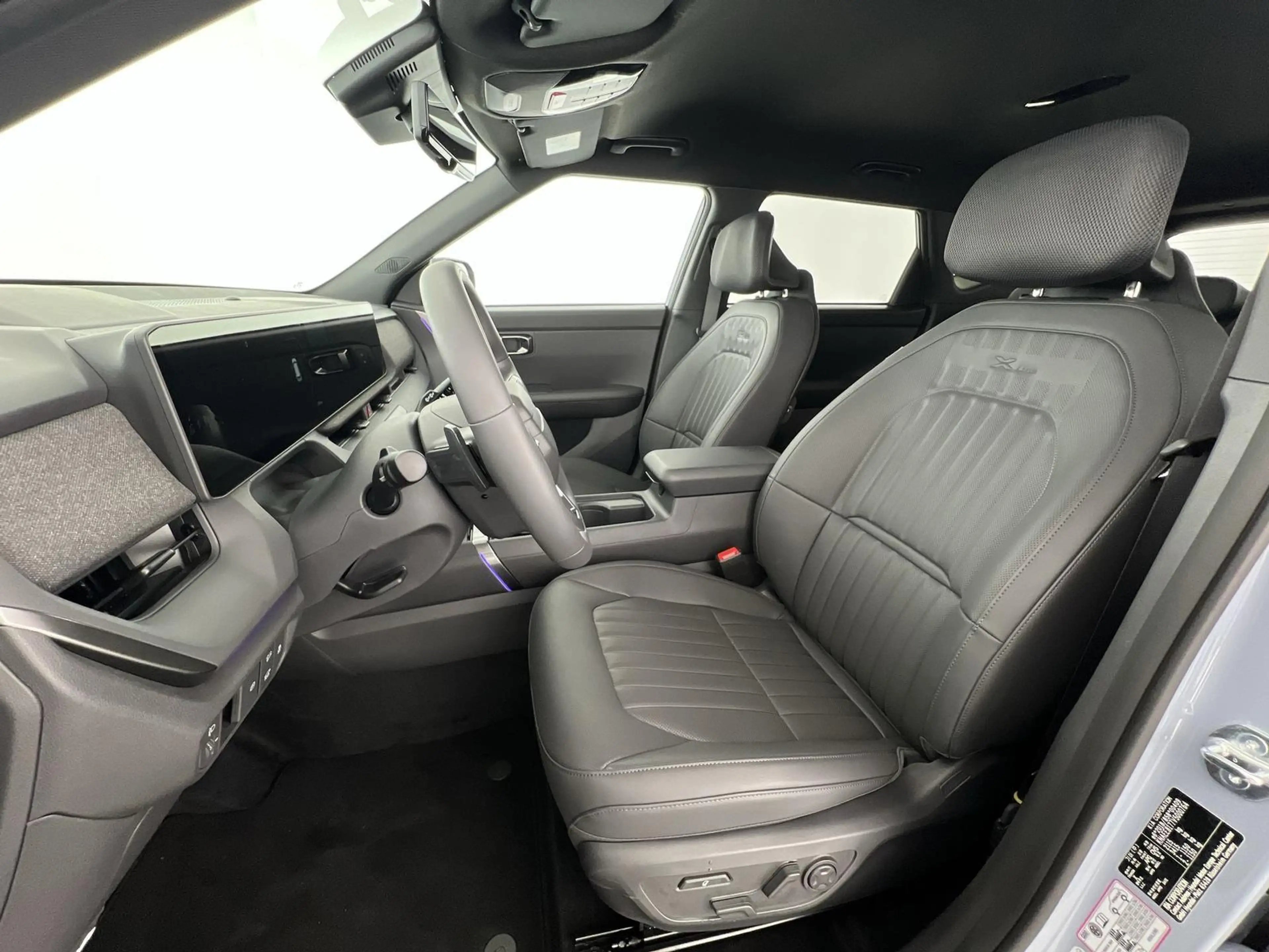 Kia Seltos AWD X-Line 1.6 T-GDI 180PS SHZ*LEDER*360° — photo 7