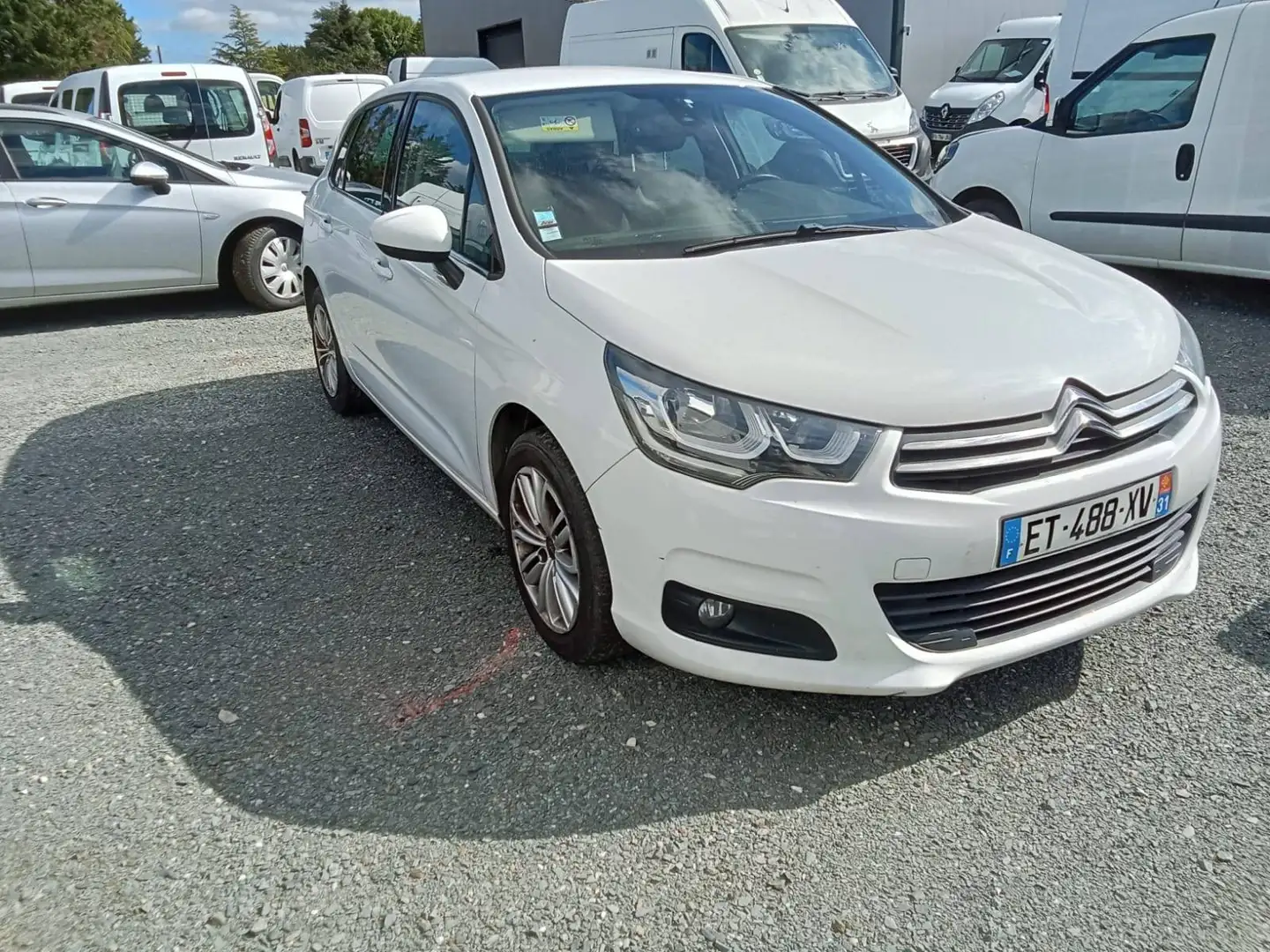 Citroen C4 II BlueHDi 100ch Millenium Business Blanc - 2