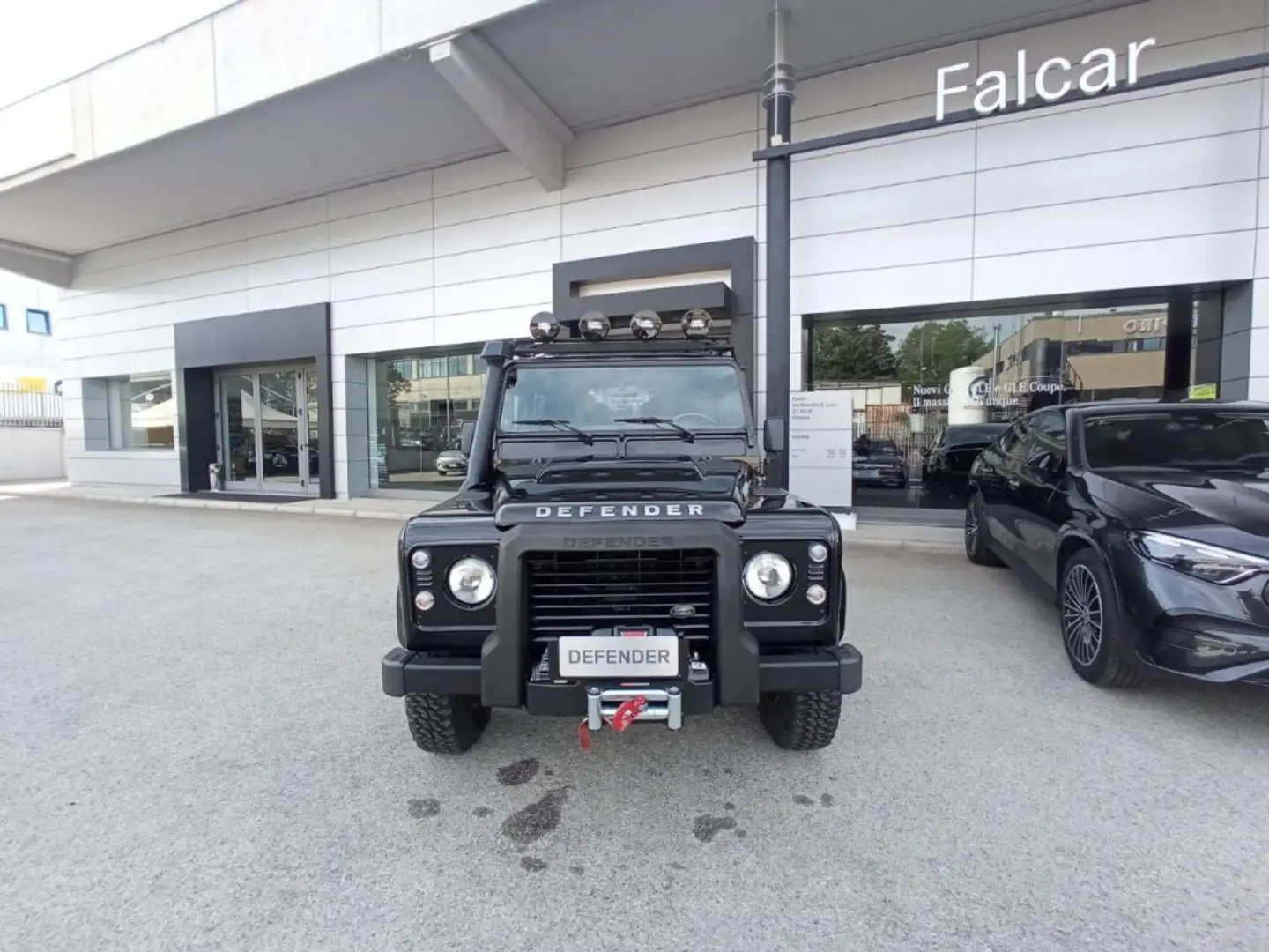Land Rover Defender 90 2.2 TD4 Station Wagon SE N1 Nero - 2