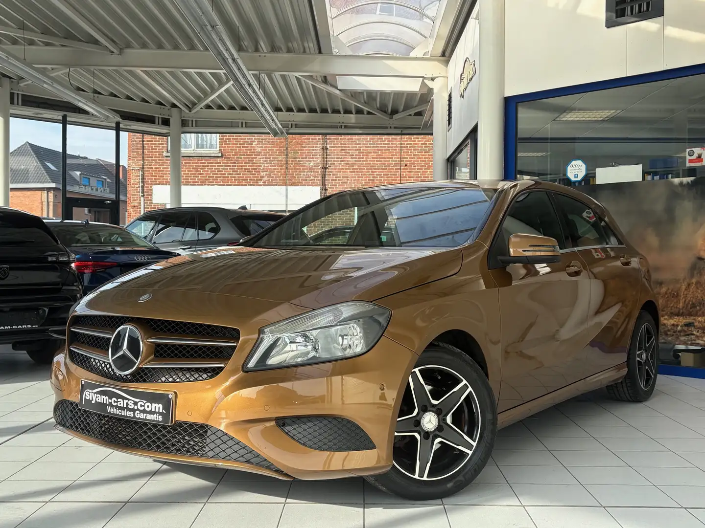 Mercedes-Benz A 180 CDI ** CUIR ** PDC ** JANTES ** Brons - 1
