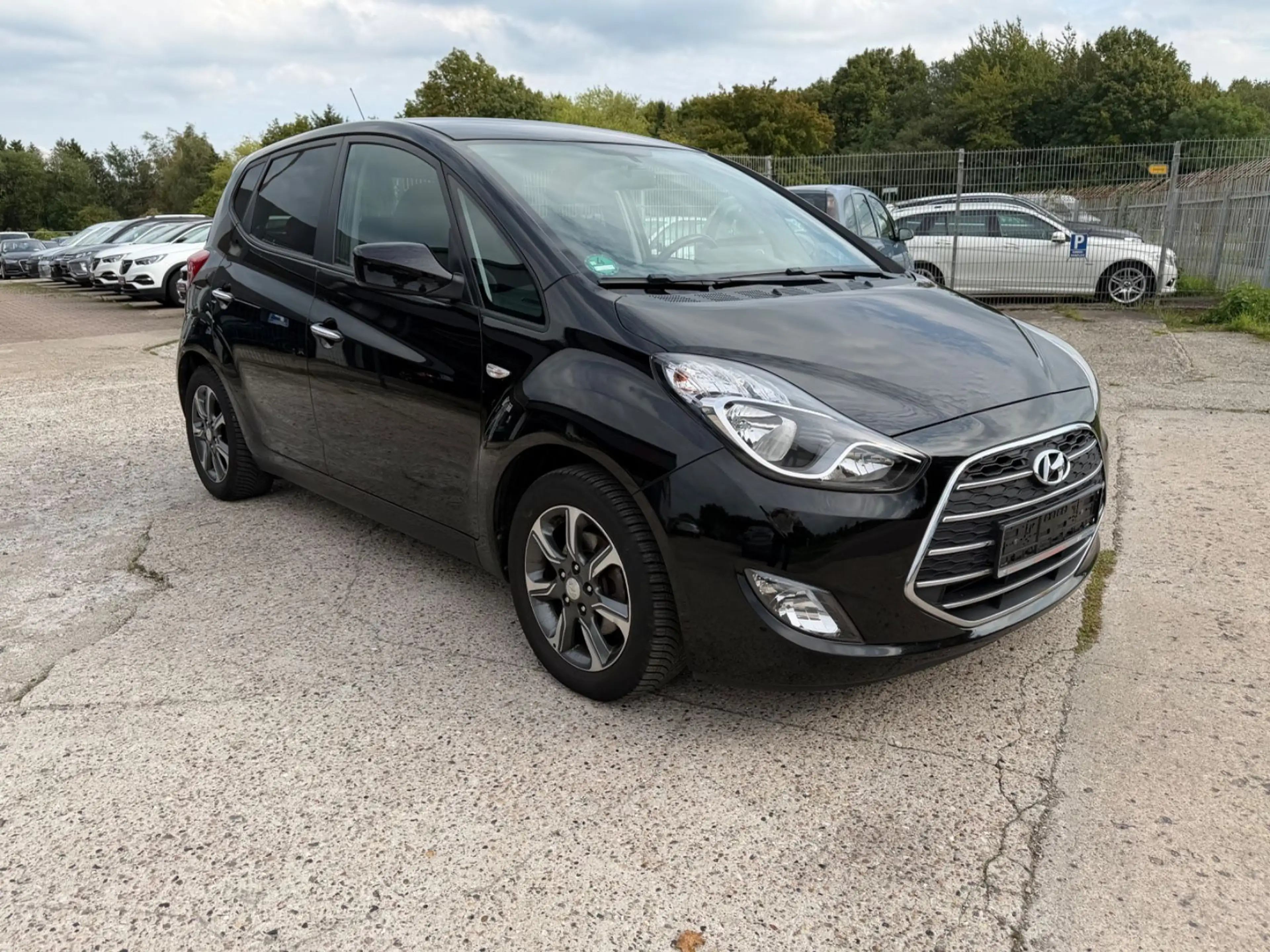 Hyundai iX20 blue YES! | Anhängerkupplung| — photo 3