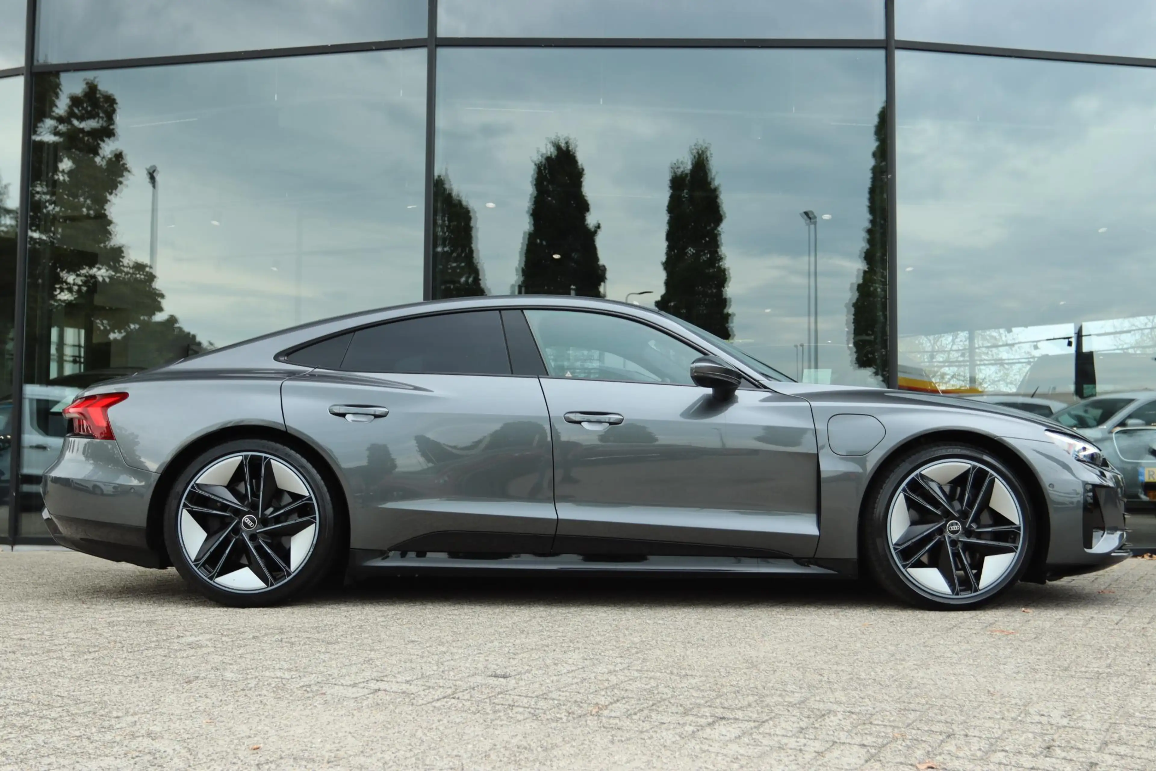 Audi e-tron GT GT 93 KWH 477PK | PANO | ORIG NL | ACC | B&O | MEM — photo 11