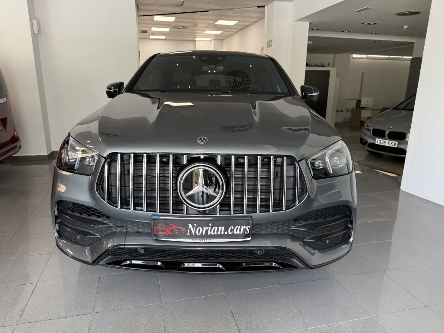 Mercedes-Benz GLE 400 400d 4Matic Aut. Šedá - 2