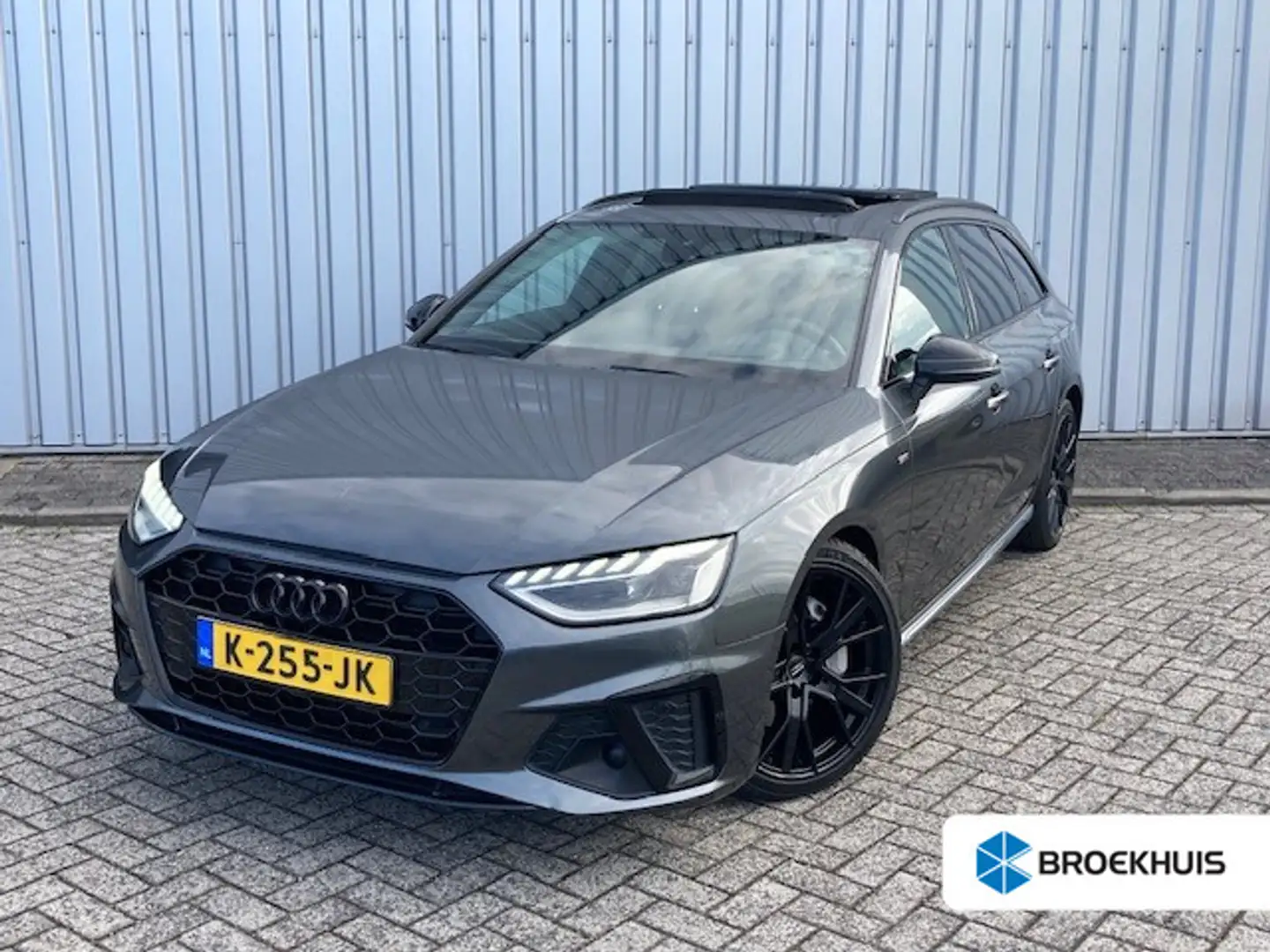 Audi A4 Avant 40 TFSI quattro S edition 204pk Panorama dak Grijs - 1