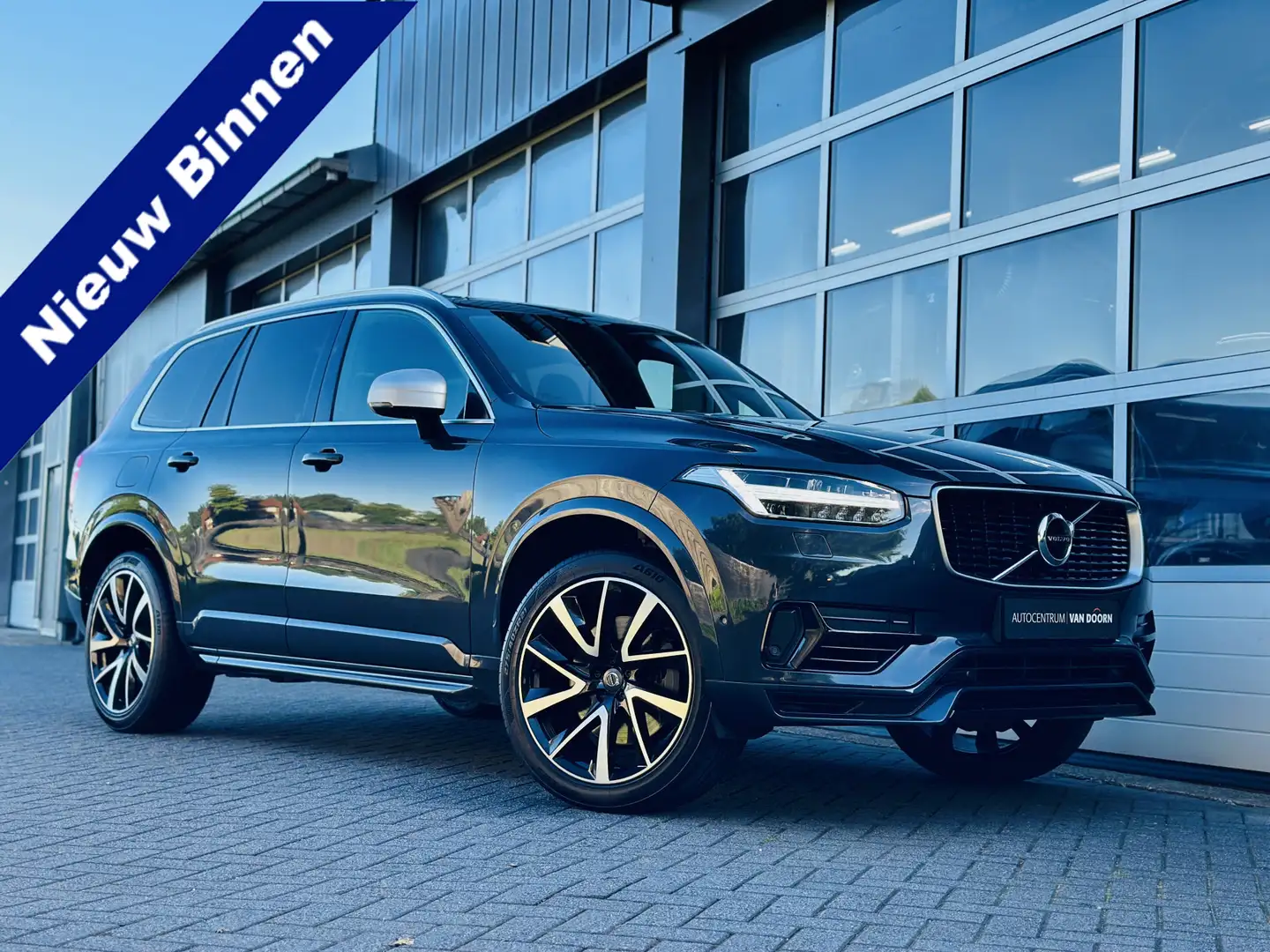 Volvo XC90 2.0 T8 Twin Engine | AWD | R-Design | Panoramadak Grijs - 1