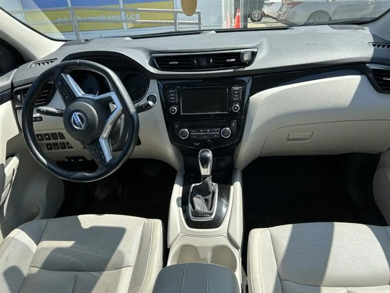 Nissan Qashqai снимка Nissan Qashqai