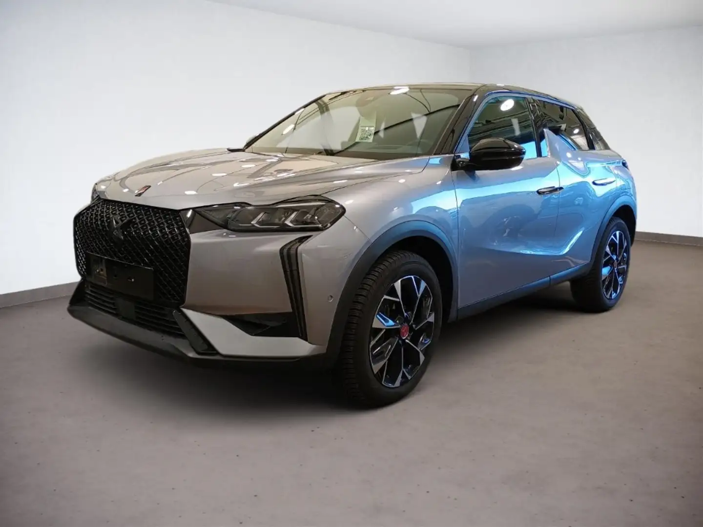 DS Automobiles DS 3 PerfLine PT130 EAT8 360 Kamera Navi HUD LED Grau - 1