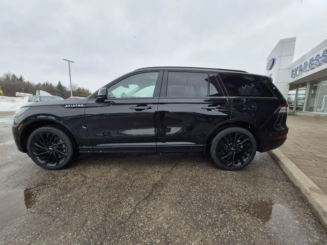 Lincoln Aviator снимка Lincoln Aviator