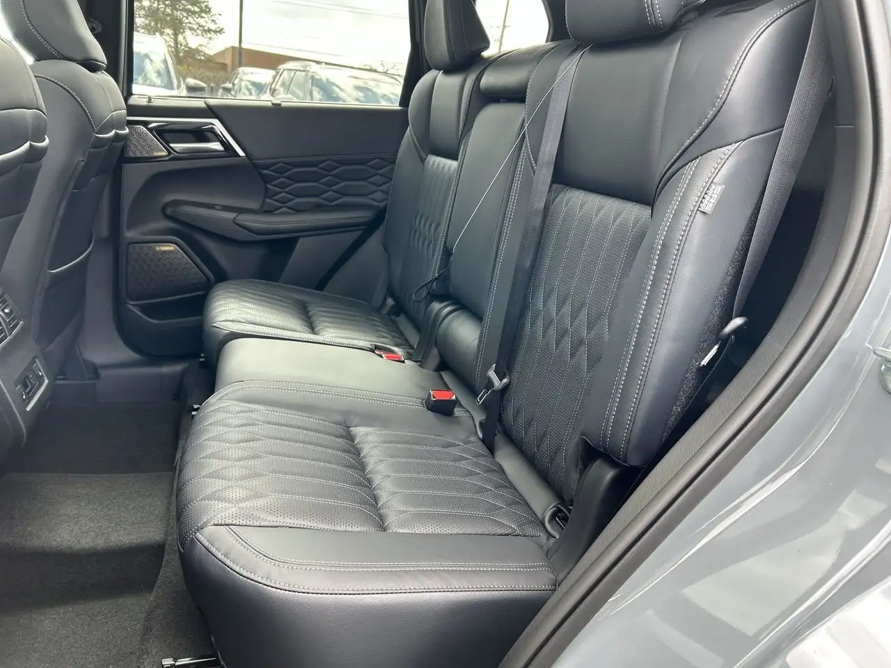 Mitsubishi Outlander снимка Mitsubishi Outlander