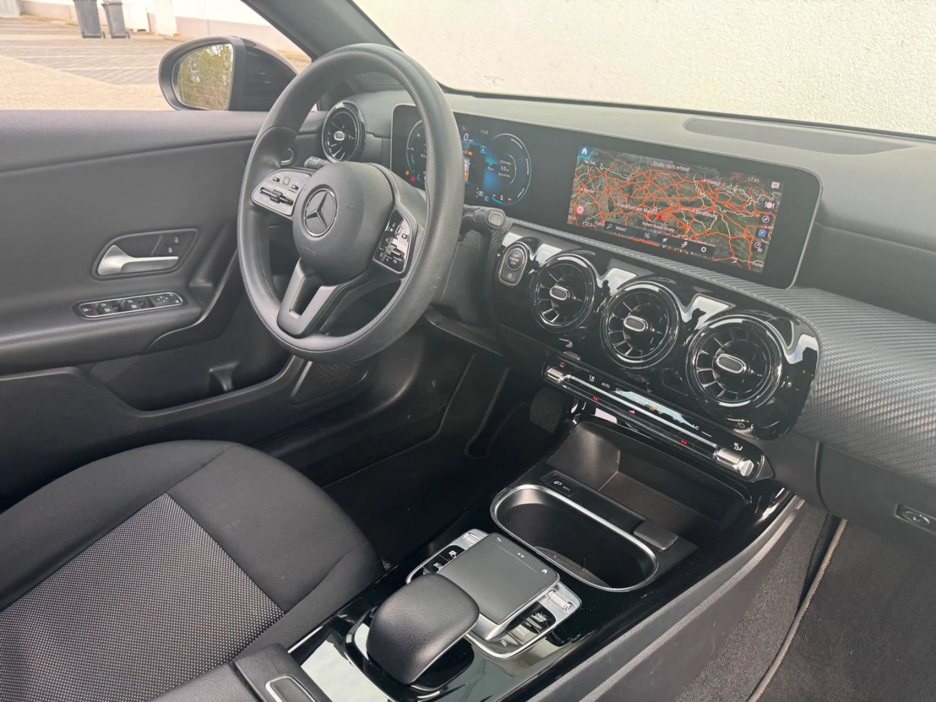 Mercedes-Benz A 220 4Matic (WIDESCREEN NAVI/AUT.) — photo 12