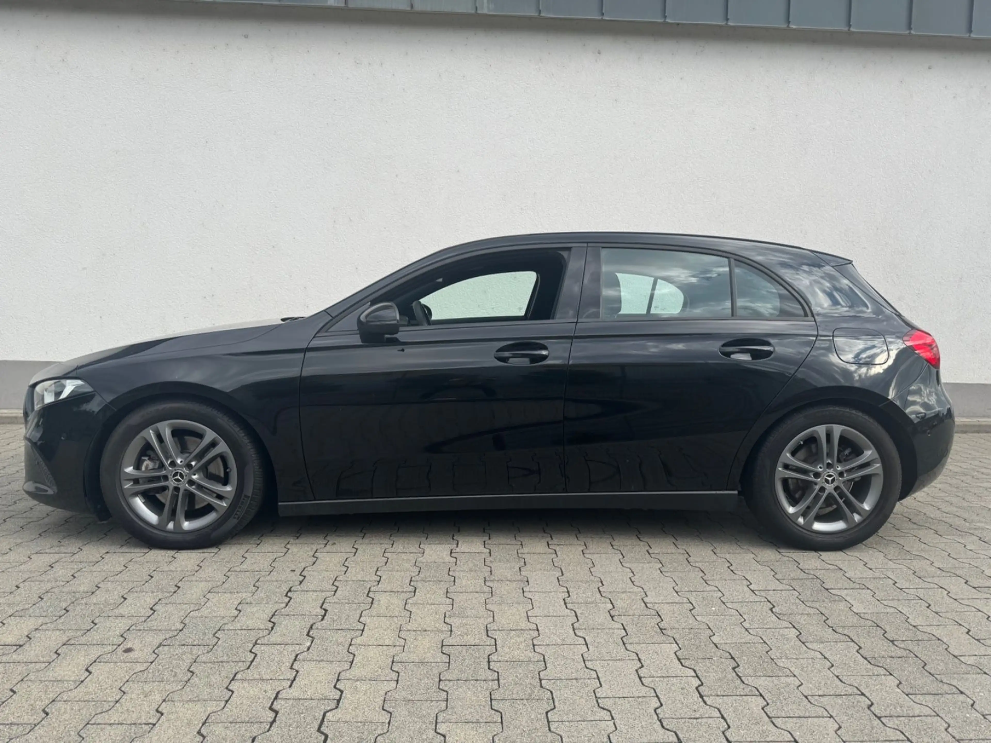 Mercedes-Benz A 220 4Matic (WIDESCREEN NAVI/AUT.) — photo 2