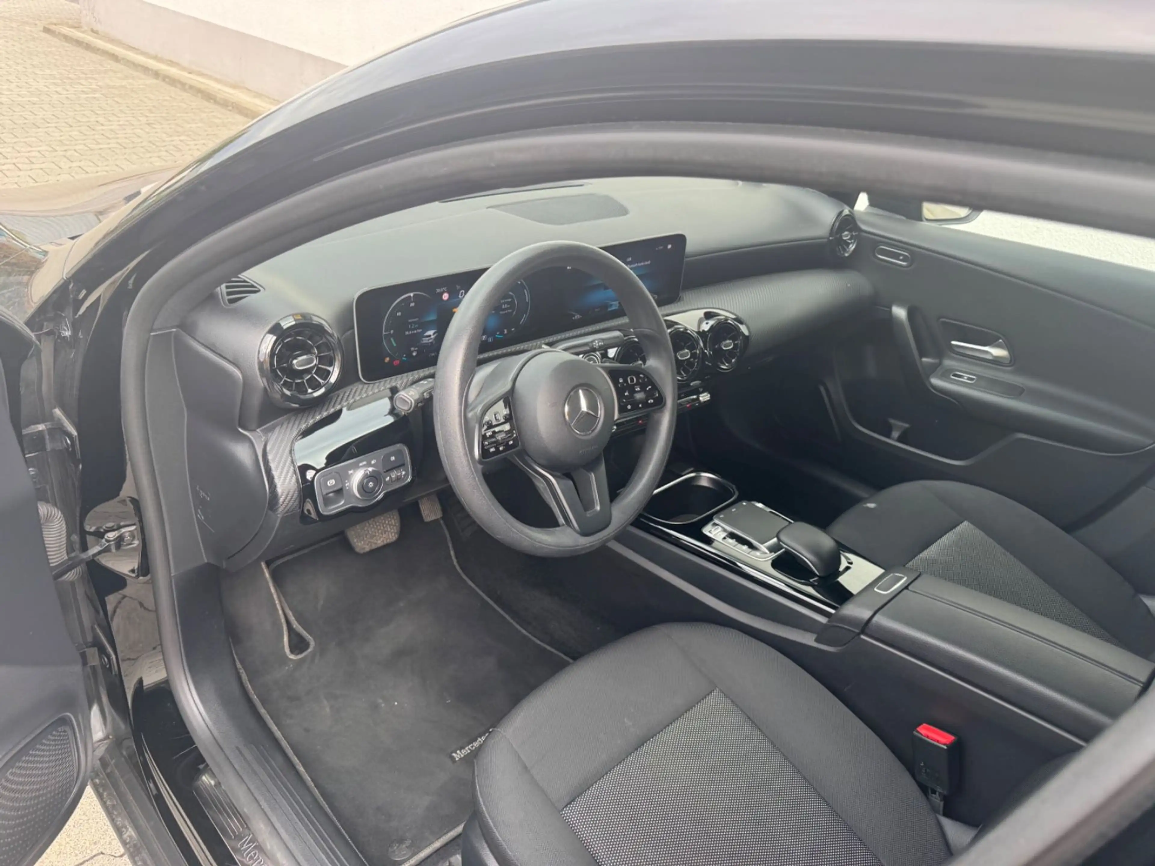 Mercedes-Benz A 220 4Matic (WIDESCREEN NAVI/AUT.) — photo 6