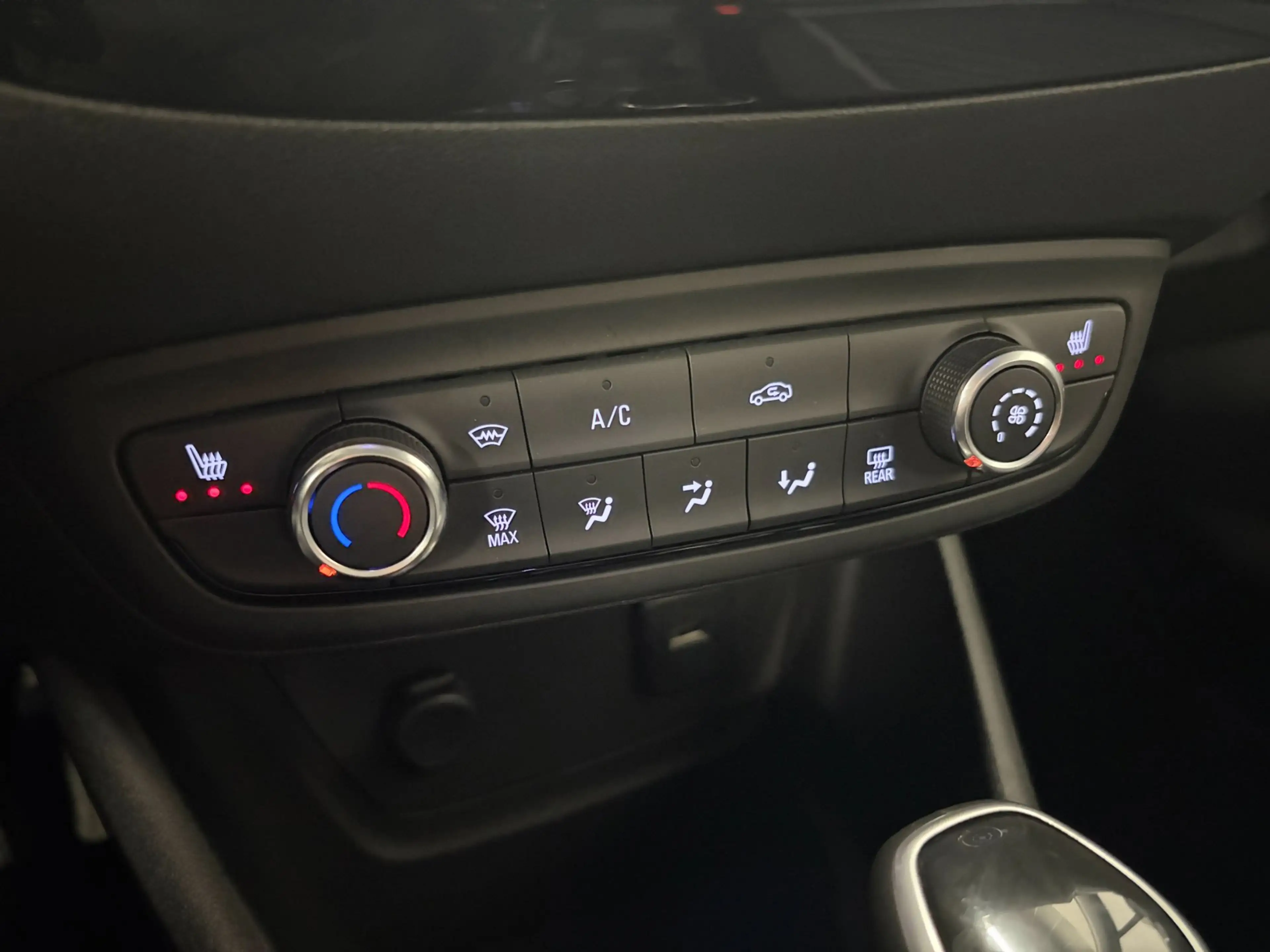Opel Crossland X 1.2 Turbo 120 Jaar Edition Automaat 130pk Airco / — photo 13