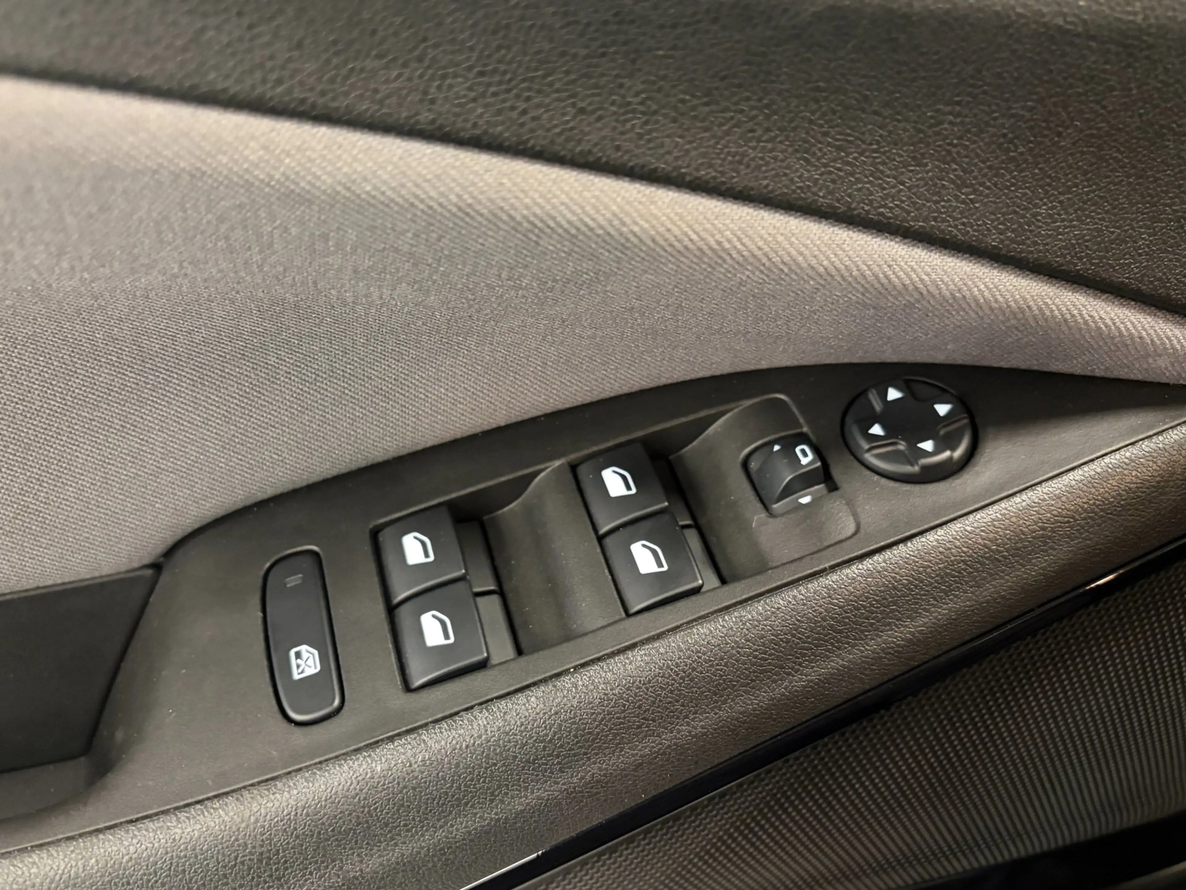 Opel Crossland X 1.2 Turbo 120 Jaar Edition Automaat 130pk Airco / — photo 17