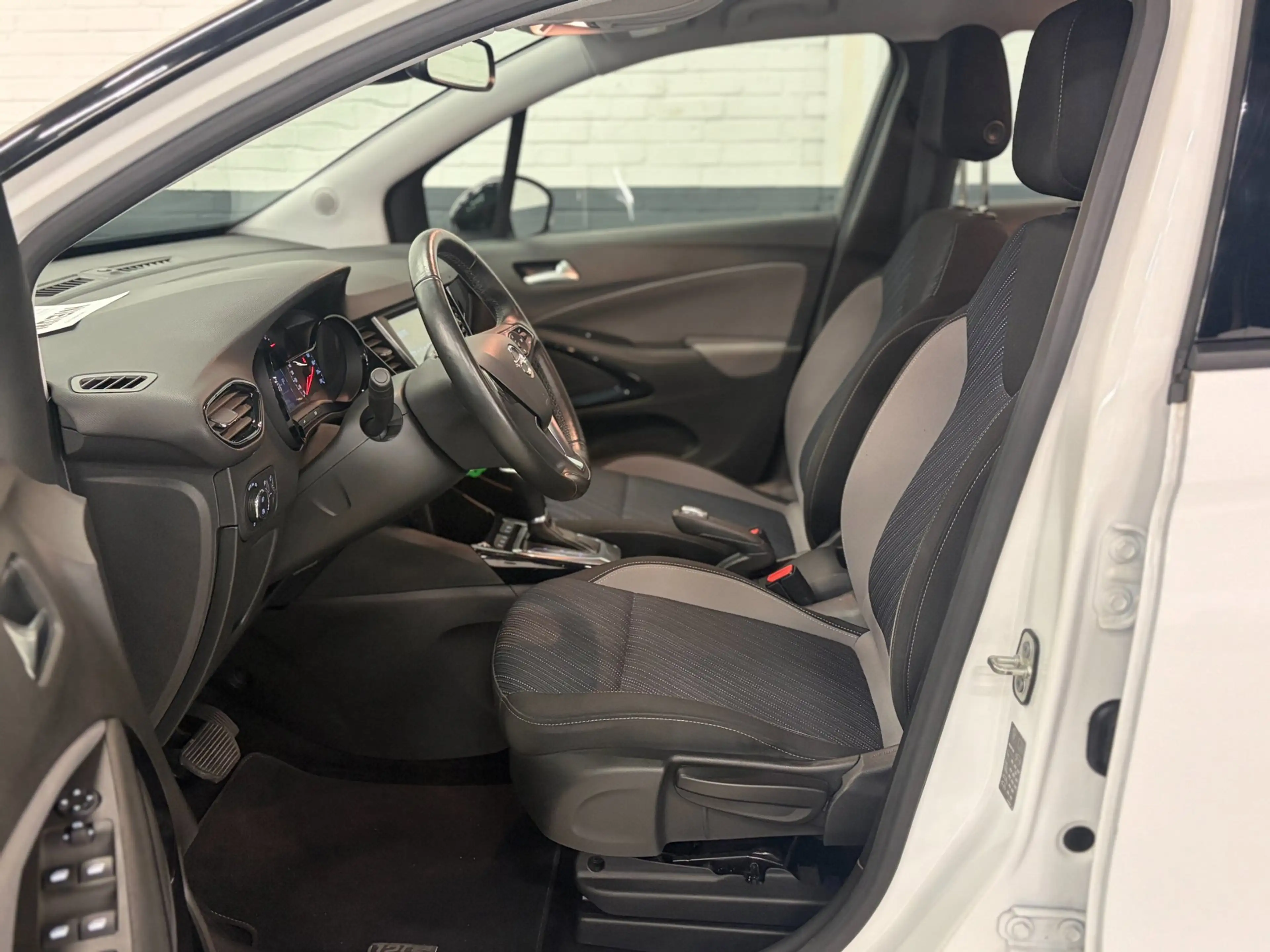Opel Crossland X 1.2 Turbo 120 Jaar Edition Automaat 130pk Airco / — photo 8
