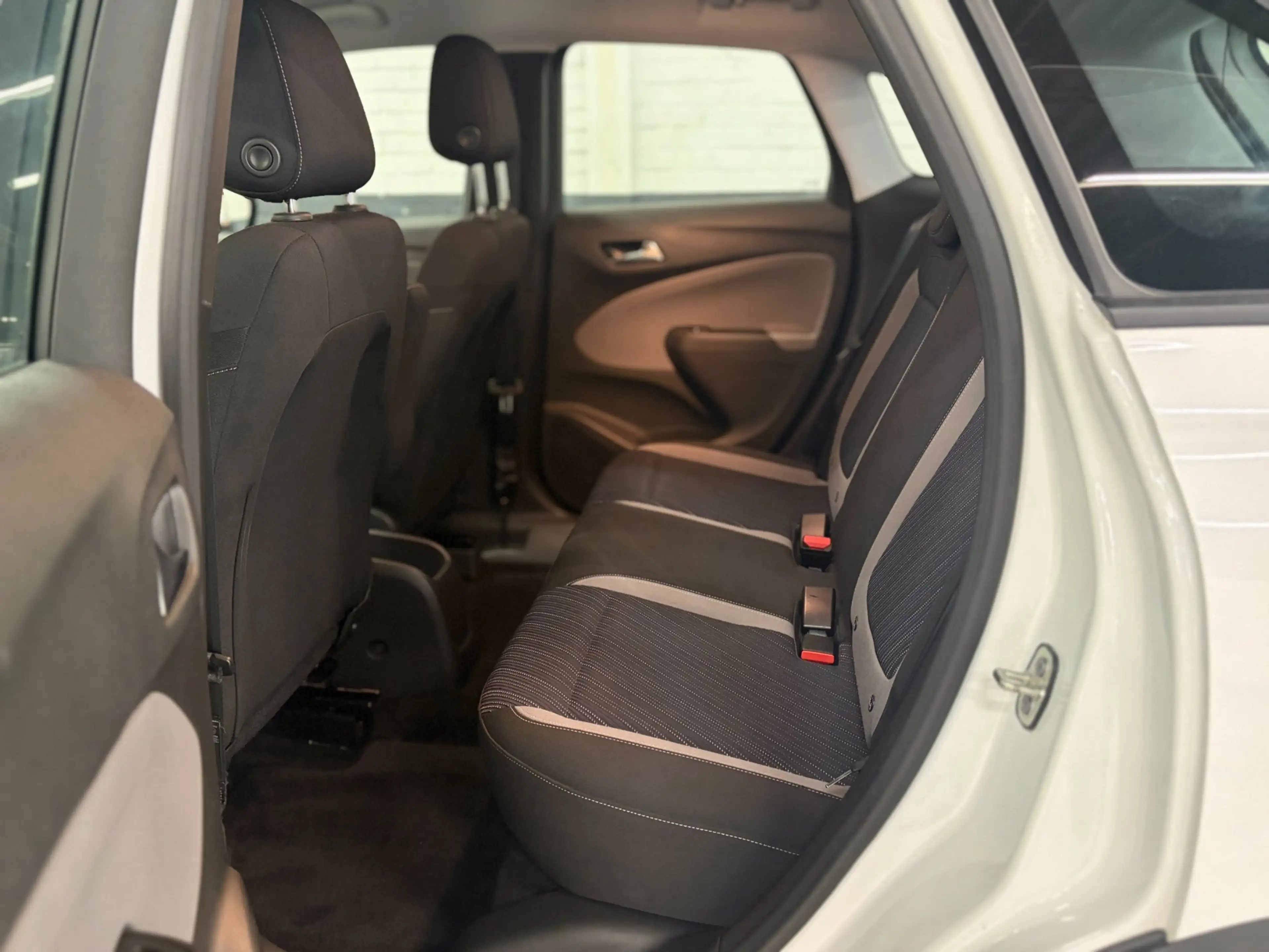 Opel Crossland X 1.2 Turbo 120 Jaar Edition Automaat 130pk Airco / — photo 9