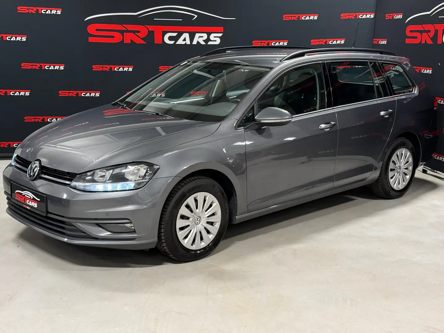 Volkswagen Golf Variant 1.6 TDI Kombi *Schalter*Einparkhilfe Grau - 1