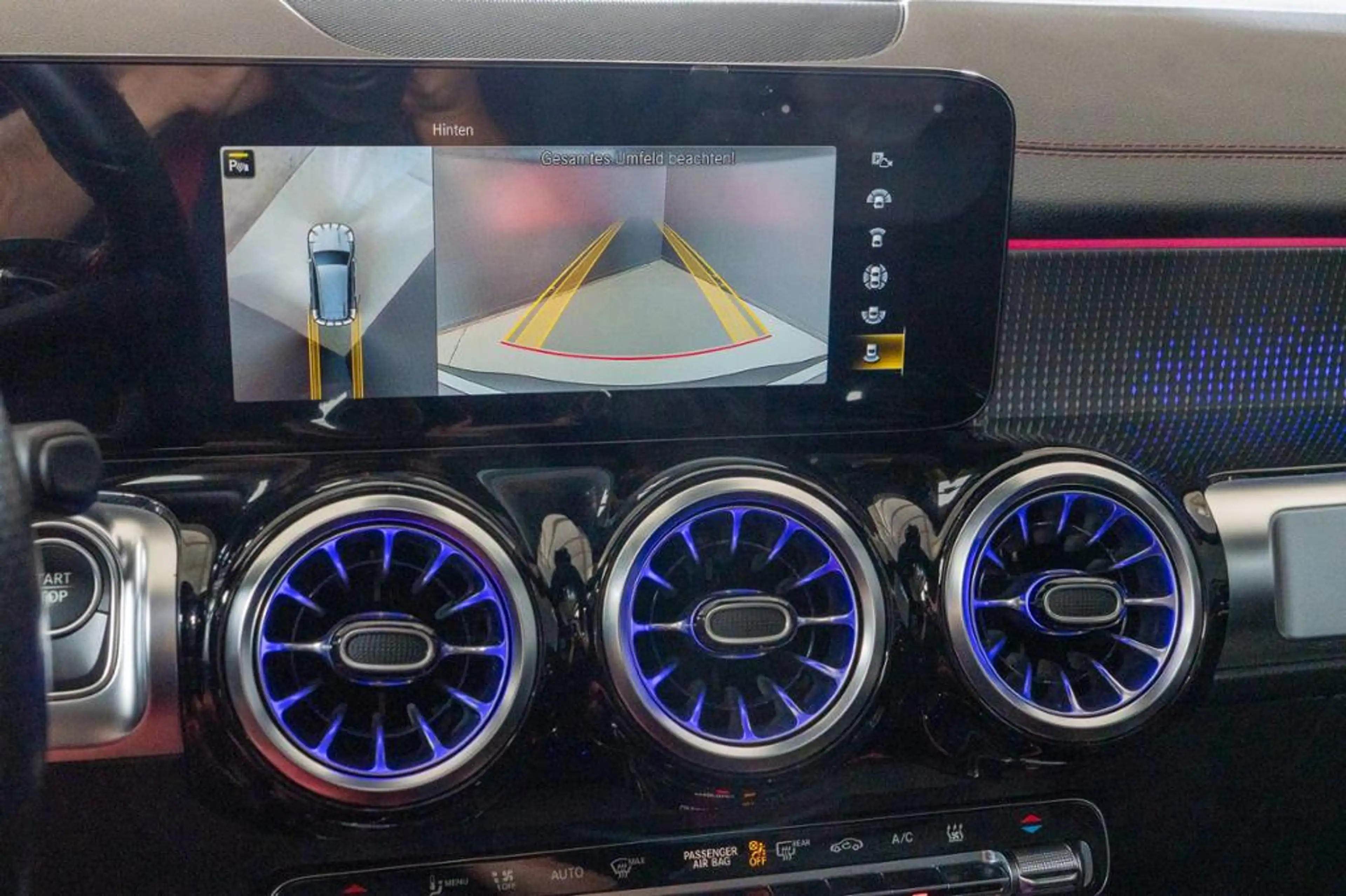 Mercedes-Benz EQB 250 + *AMG 7Sitzer Panorma Night 360° Head up Distroni — photo 13
