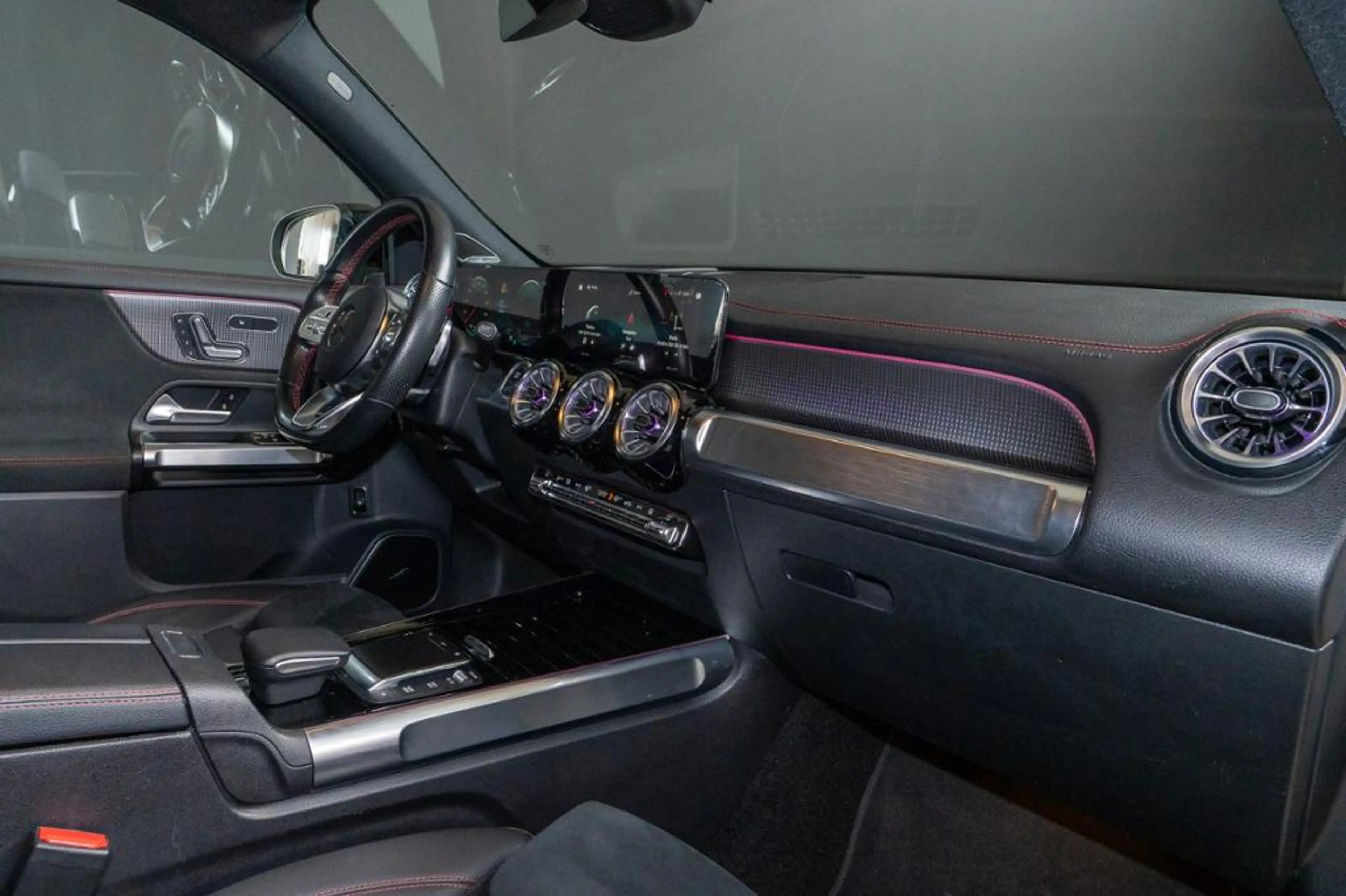 Mercedes-Benz EQB 250 + *AMG 7Sitzer Panorma Night 360° Head up Distroni — photo 9