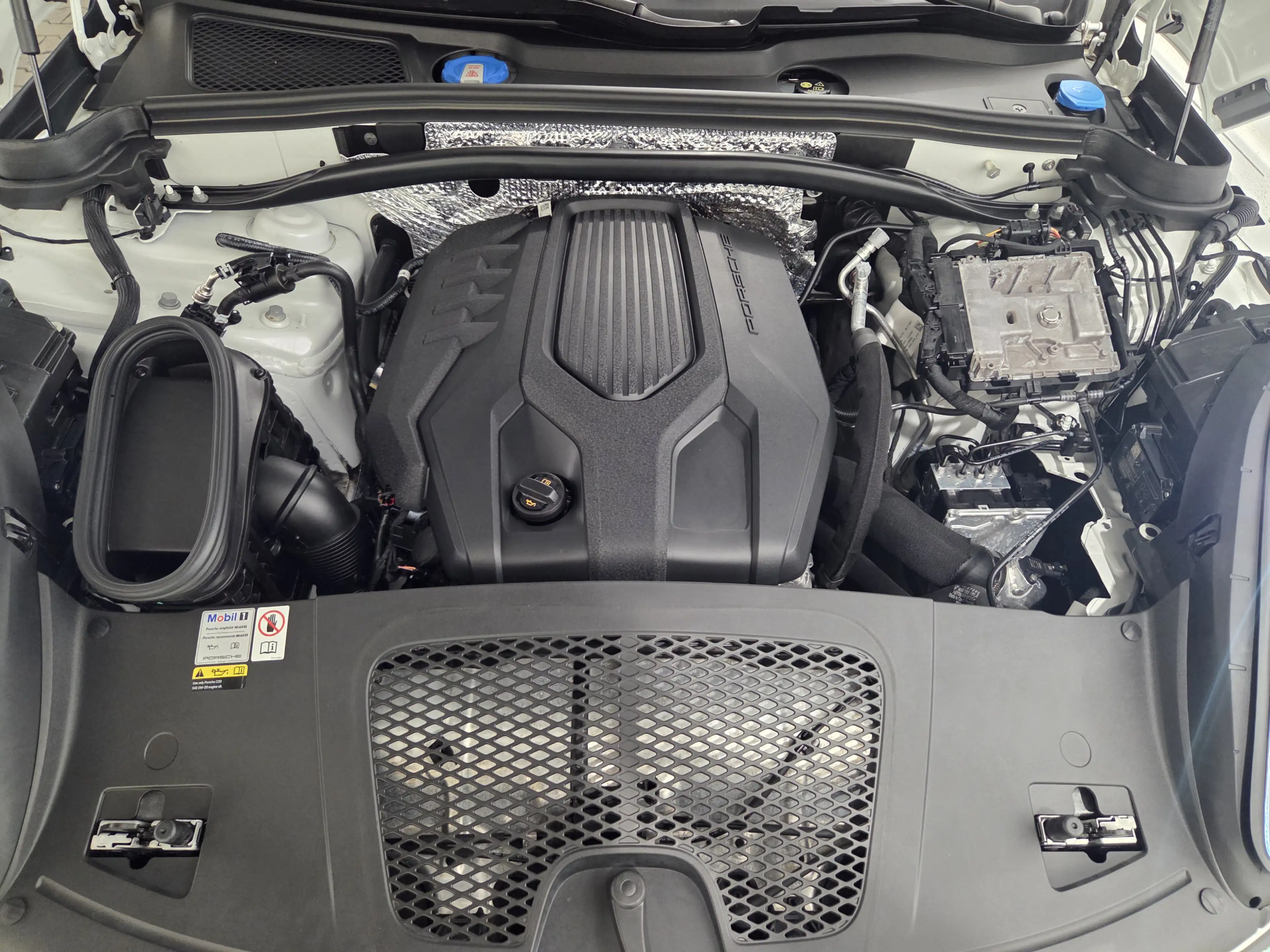 Porsche Macan T PDK, Kamera, Panorama, 21 Zoll, ACC, DAB — photo 26