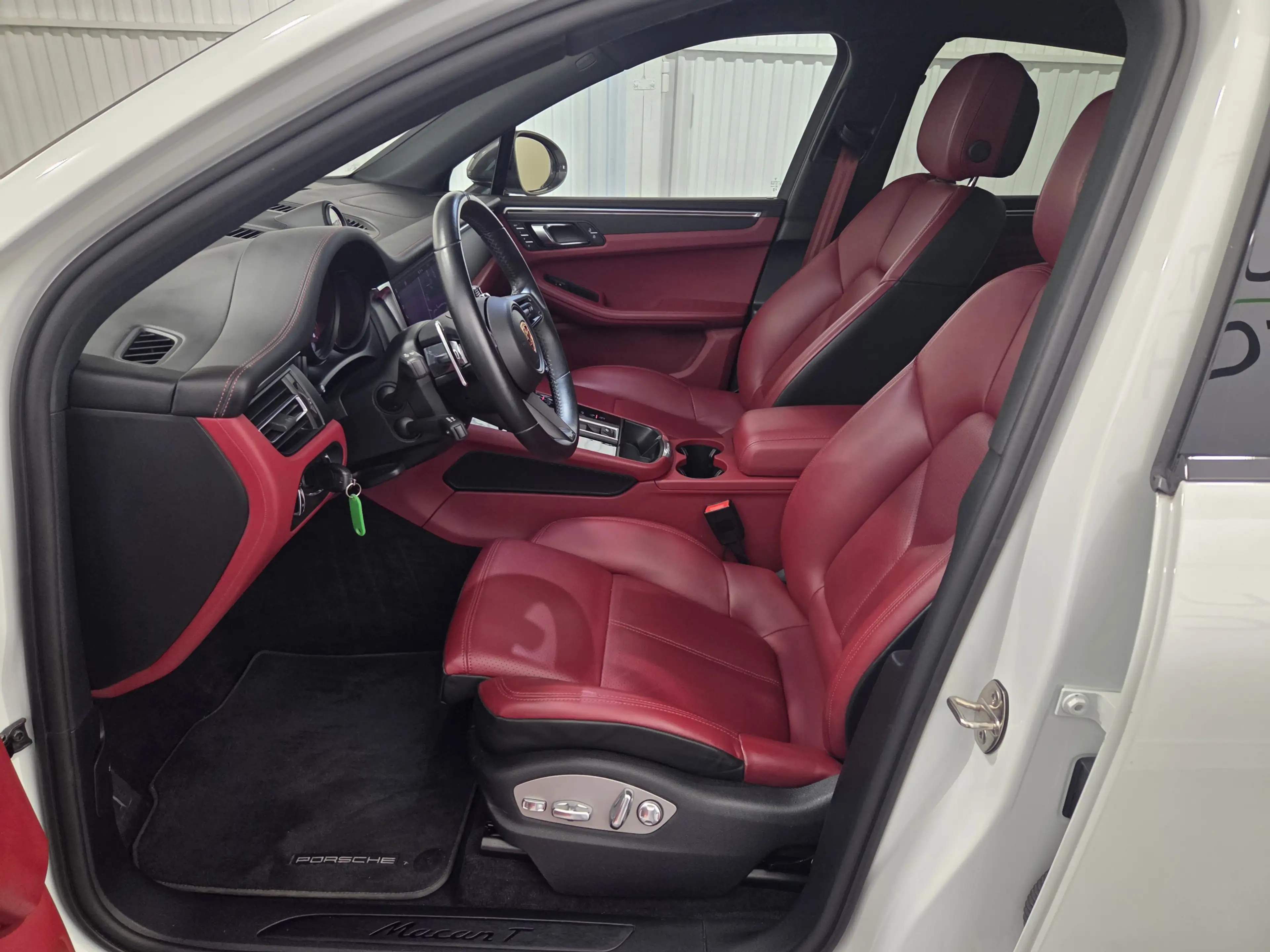 Porsche Macan T PDK, Kamera, Panorama, 21 Zoll, ACC, DAB — photo 10