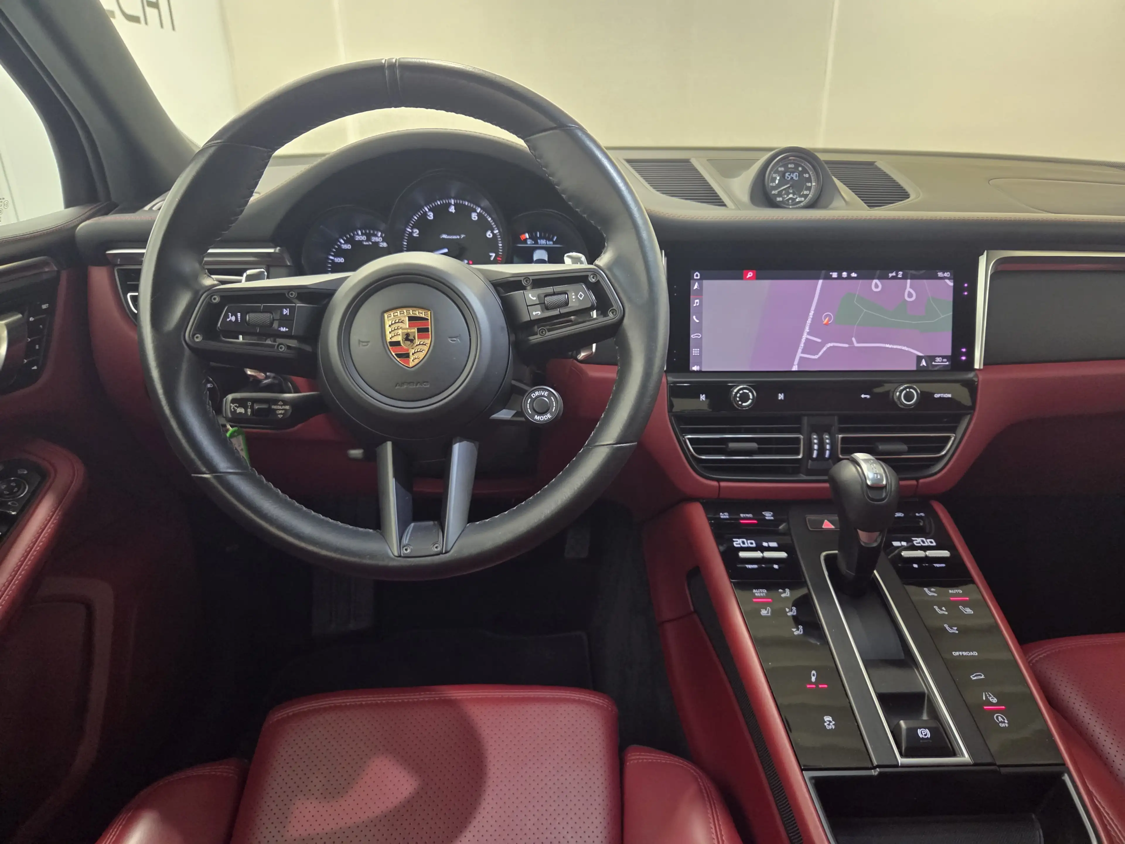 Porsche Macan T PDK, Kamera, Panorama, 21 Zoll, ACC, DAB — photo 16