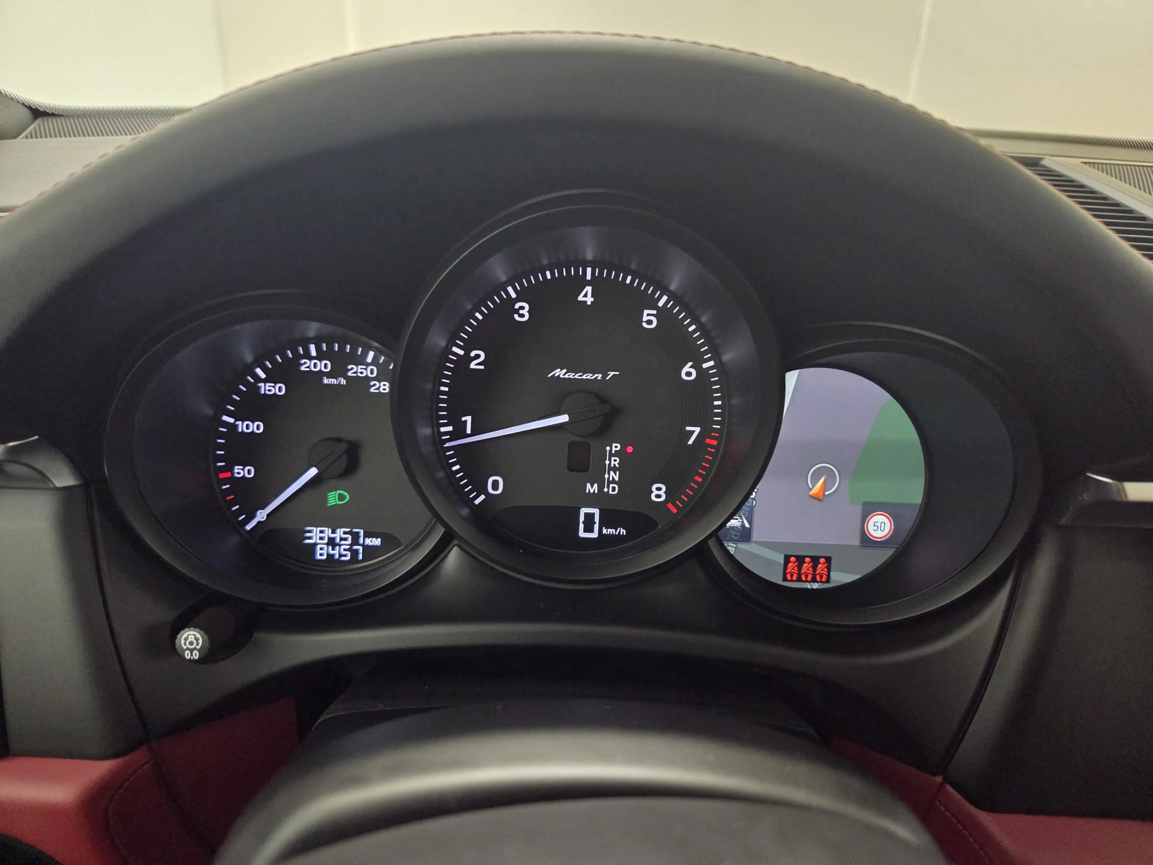 Porsche Macan T PDK, Kamera, Panorama, 21 Zoll, ACC, DAB — photo 25