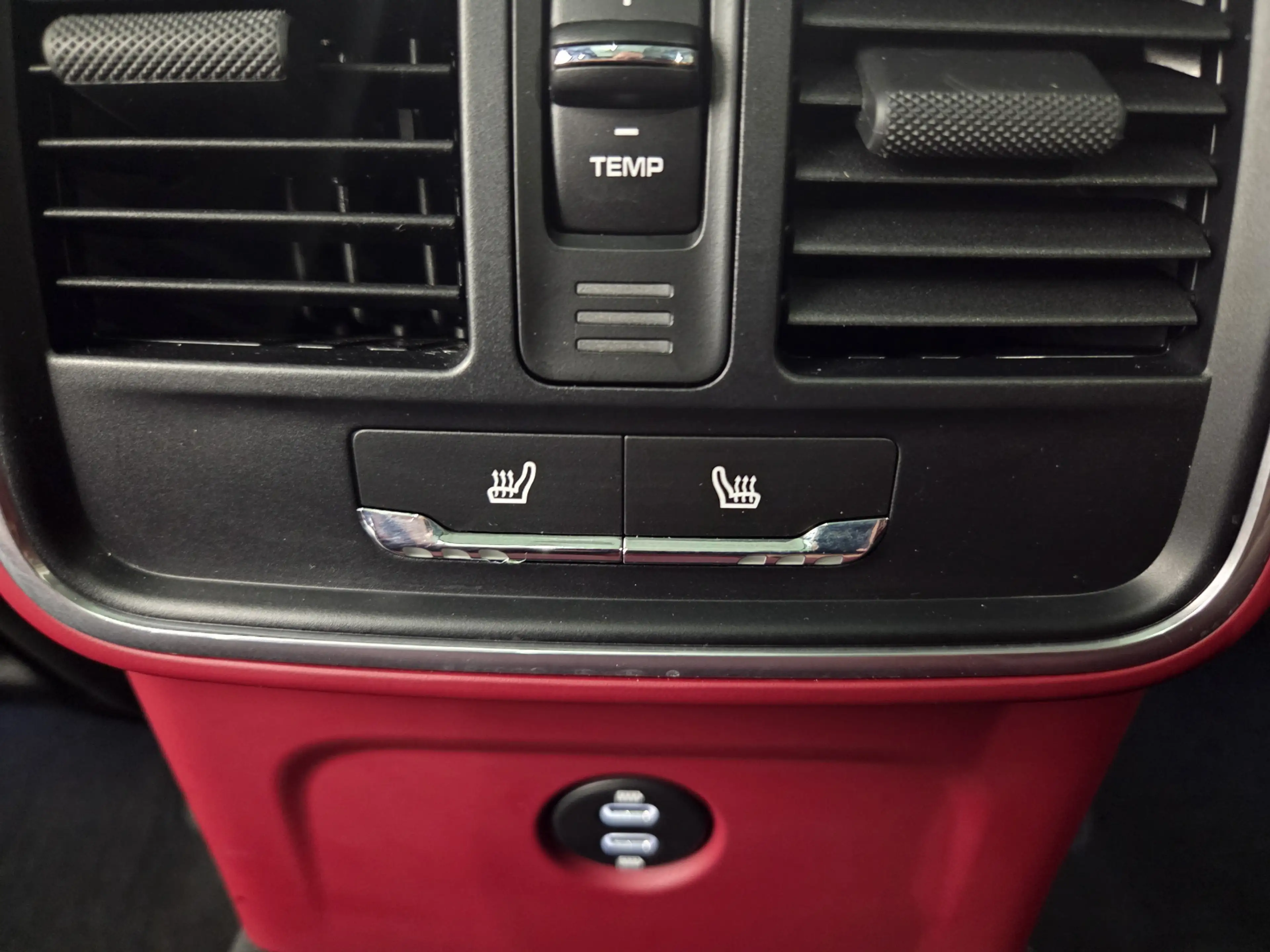 Porsche Macan T PDK, Kamera, Panorama, 21 Zoll, ACC, DAB — photo 23