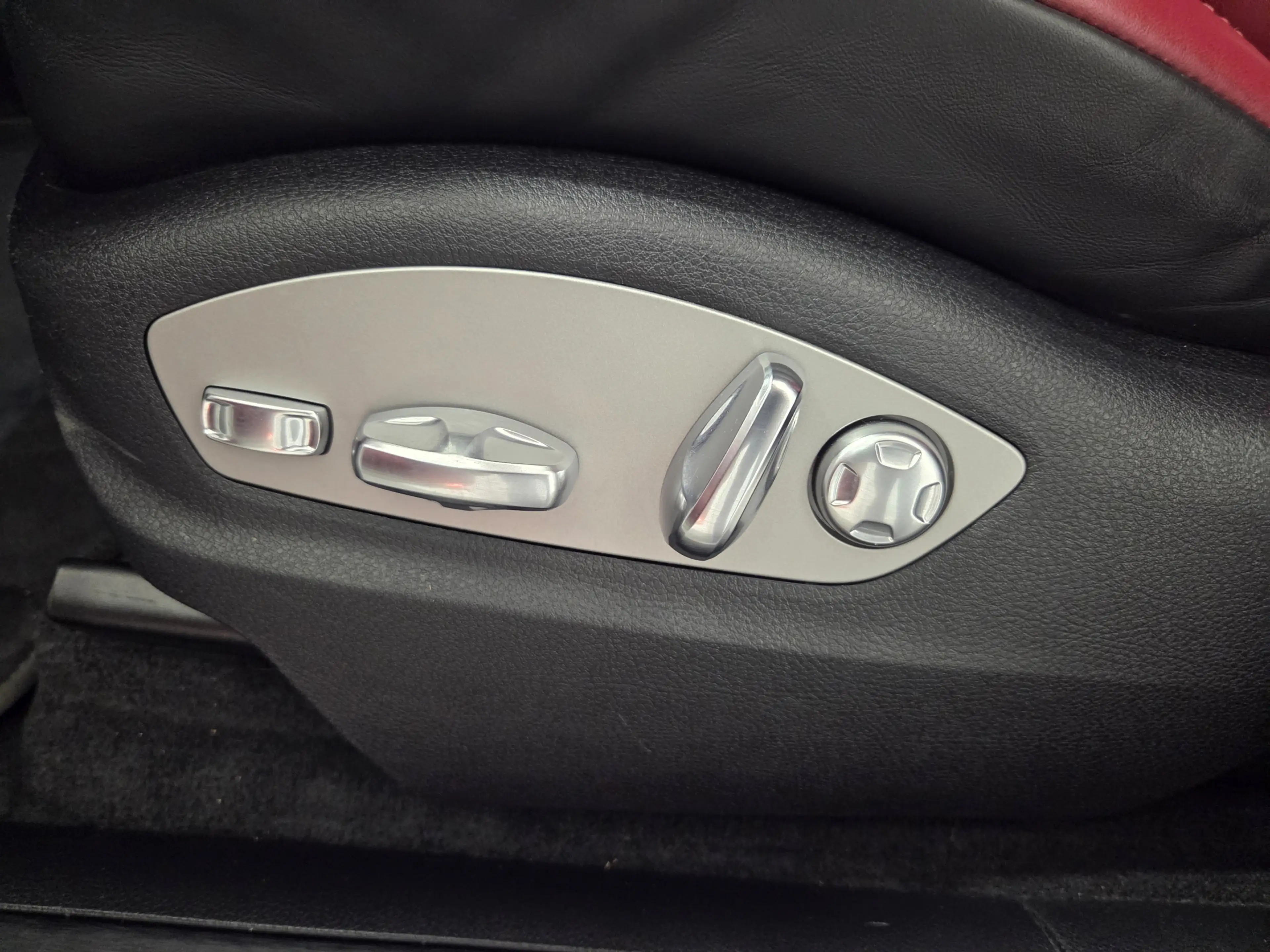 Porsche Macan T PDK, Kamera, Panorama, 21 Zoll, ACC, DAB — photo 21