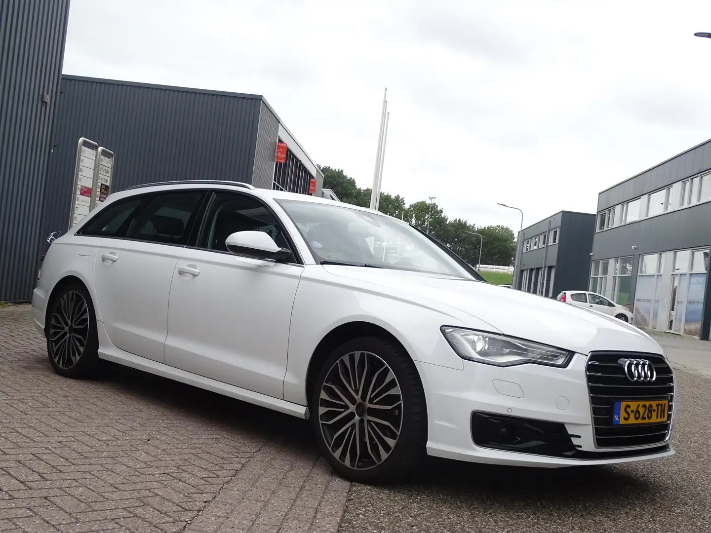 Audi A6 Avant 1.8 TFSI ultra Business Edition Automaat|S-L Wit - 2