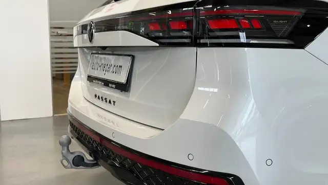 Volkswagen Passat Variant TDI 4Motion R-Line Head-up Memory Sitzbelüftung Ansicht 6