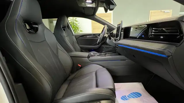 Volkswagen Passat Variant TDI 4Motion R-Line Head-up Memory Sitzbelüftung Ansicht 39