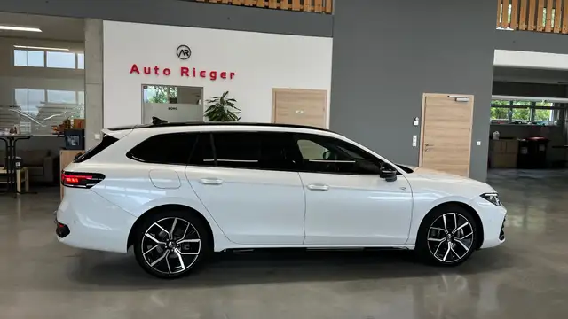 Volkswagen Passat Variant TDI 4Motion R-Line Head-up Memory Sitzbelüftung Ansicht 42