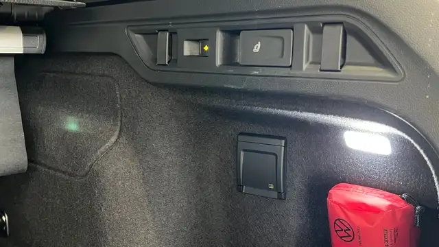 Volkswagen Passat Variant TDI 4Motion R-Line Head-up Memory Sitzbelüftung Ansicht 20