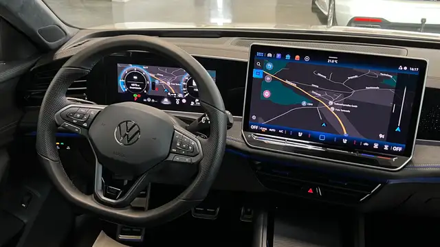 Volkswagen Passat Variant TDI 4Motion R-Line Head-up Memory Sitzbelüftung Ansicht 8