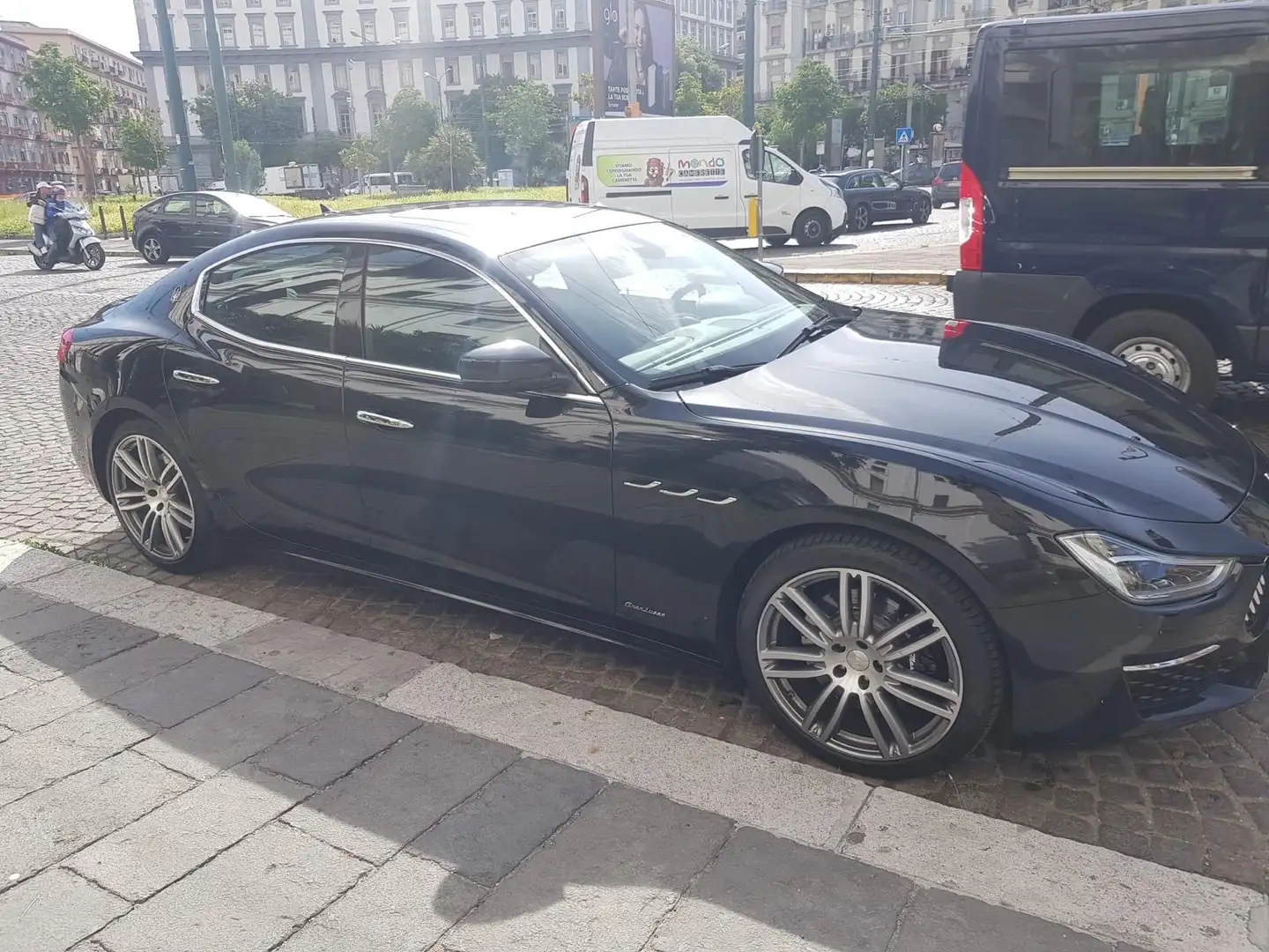 Maserati Ghibli 3.0 V6 ds Granlusso 250cv auto my18 Zwart - 2