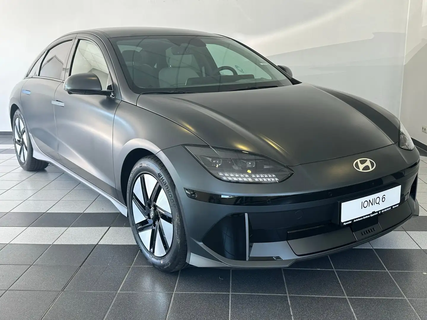 Hyundai IONIQ 6 UNIQ-Paket 77,4 kWh(228PS),Heck,Wärme,LED Gris - 2