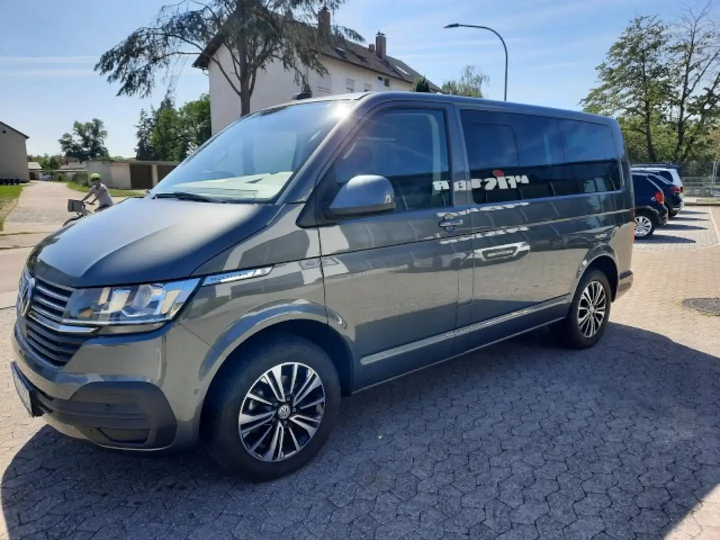 Volkswagen T6.1 Multivan Comfortline AHK Kamera Navi ACC Klima Navi Szürke - 2