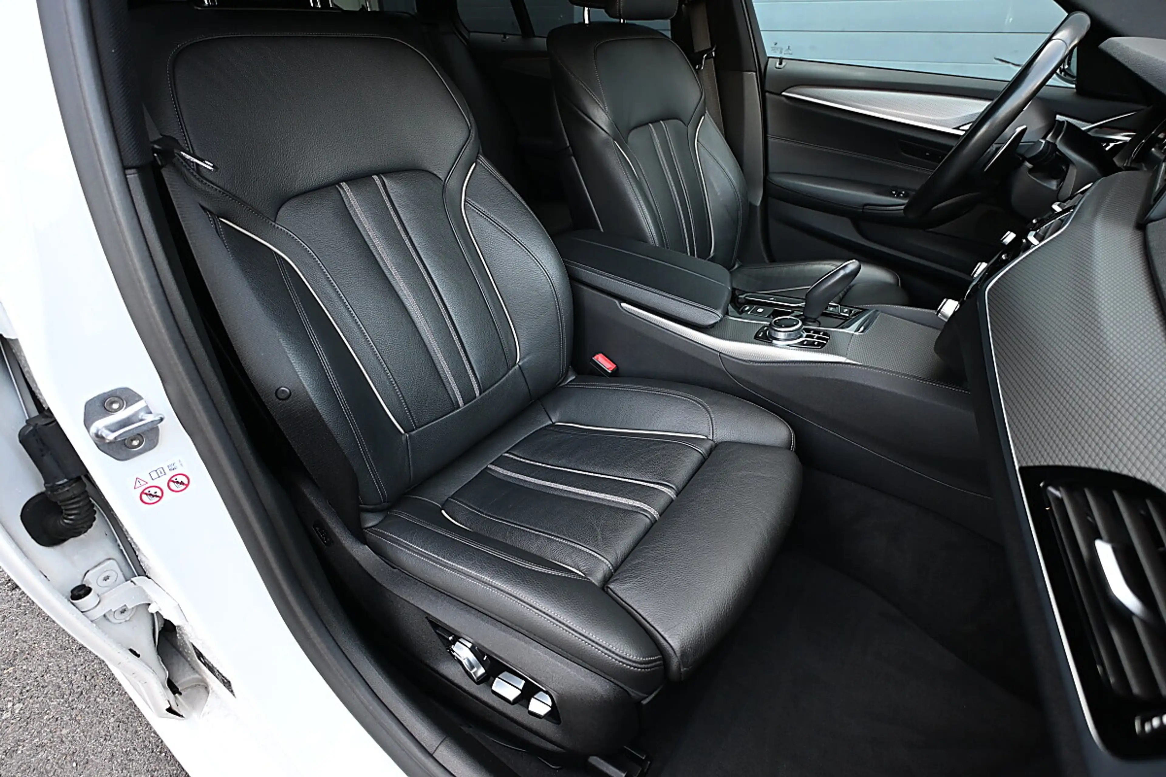 BMW 520 d xDrive Touring Aut. M Sport DrivingAssistent,... — photo 6