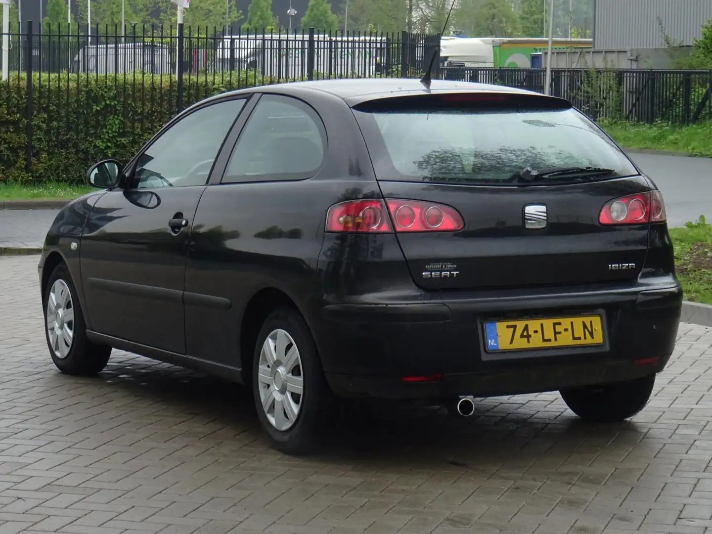 SEAT Ibiza 1.4-16V Stella 150DKM/NAP/APK 04-2026 Чёрный - 2