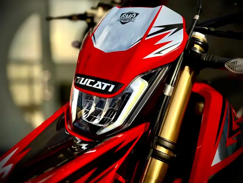 Ducati Hypermotard 698 - foto 2