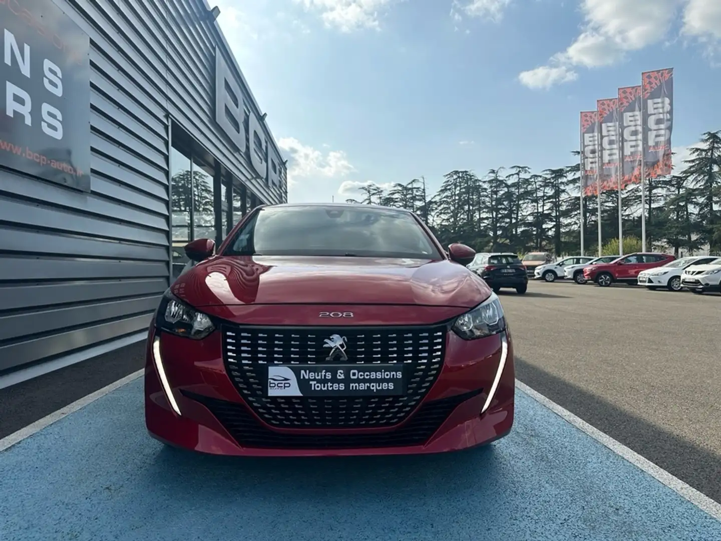 Peugeot e-208 1.5 BLUEHDI 100CH S\u0026S ALLURE Rouge - 2