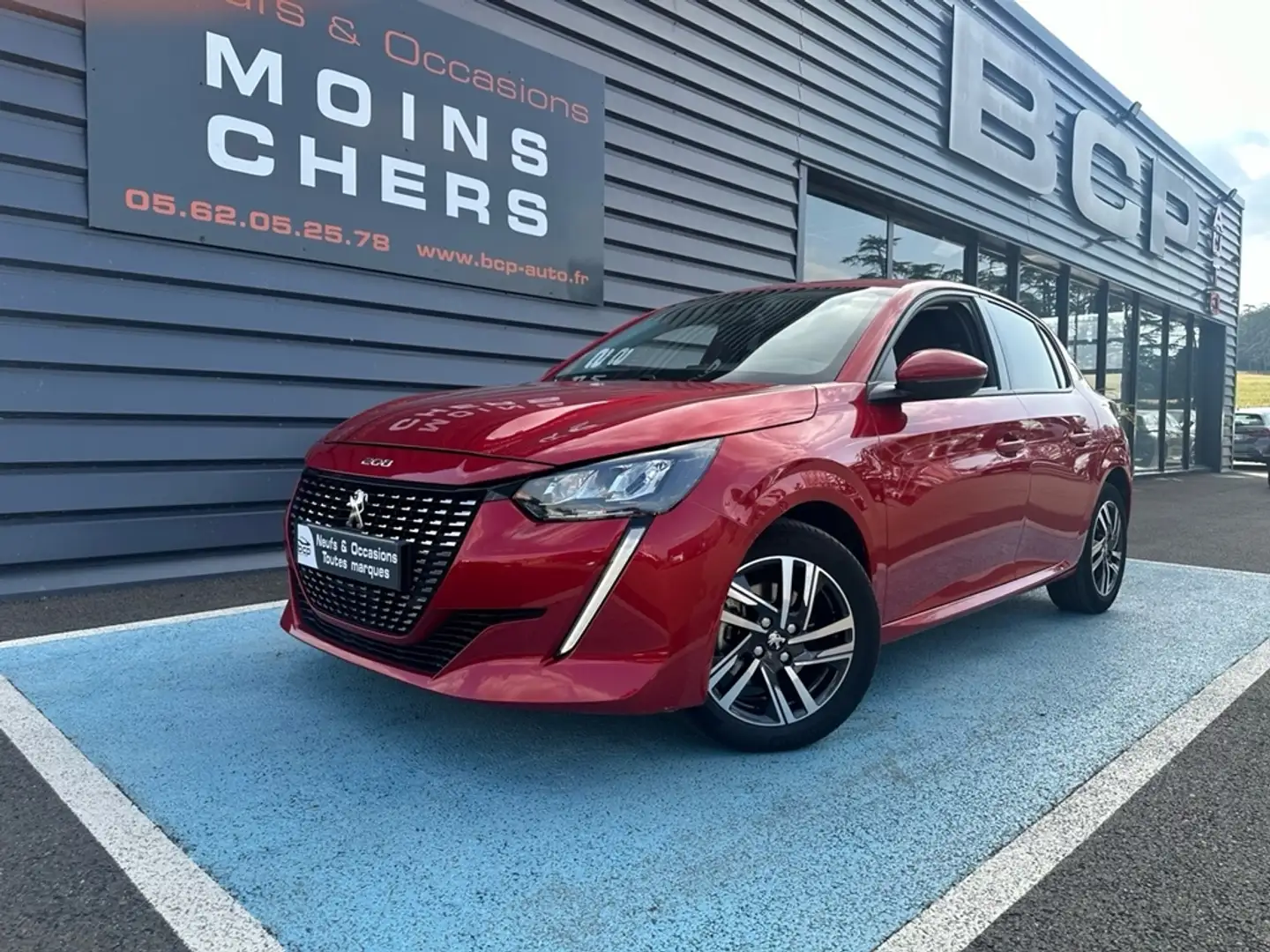Peugeot e-208 1.5 BLUEHDI 100CH S\u0026S ALLURE Rouge - 1