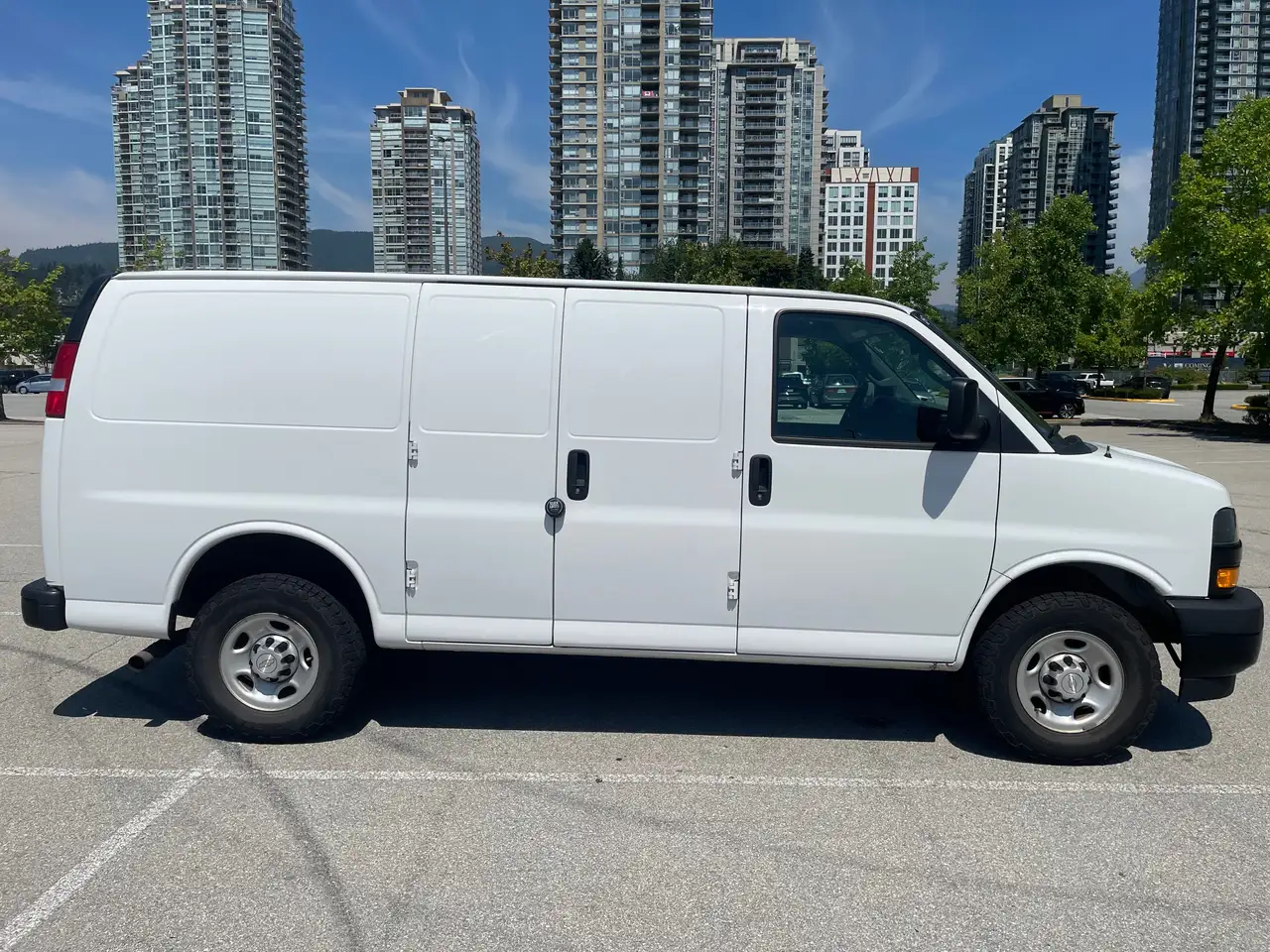 Chevrolet Express 2500 снимка Chevrolet Express 2500