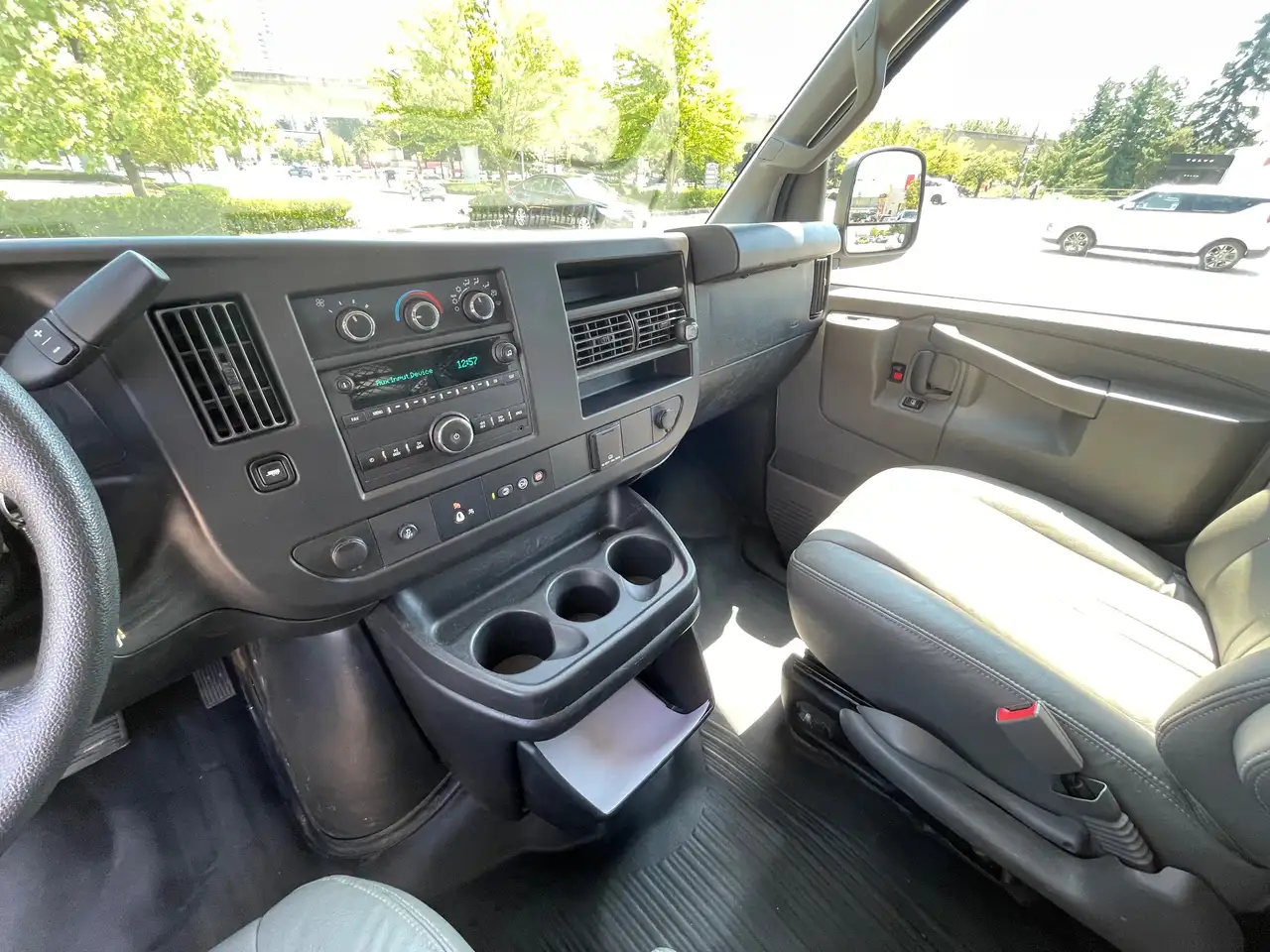 Chevrolet Express 2500 снимка Chevrolet Express 2500
