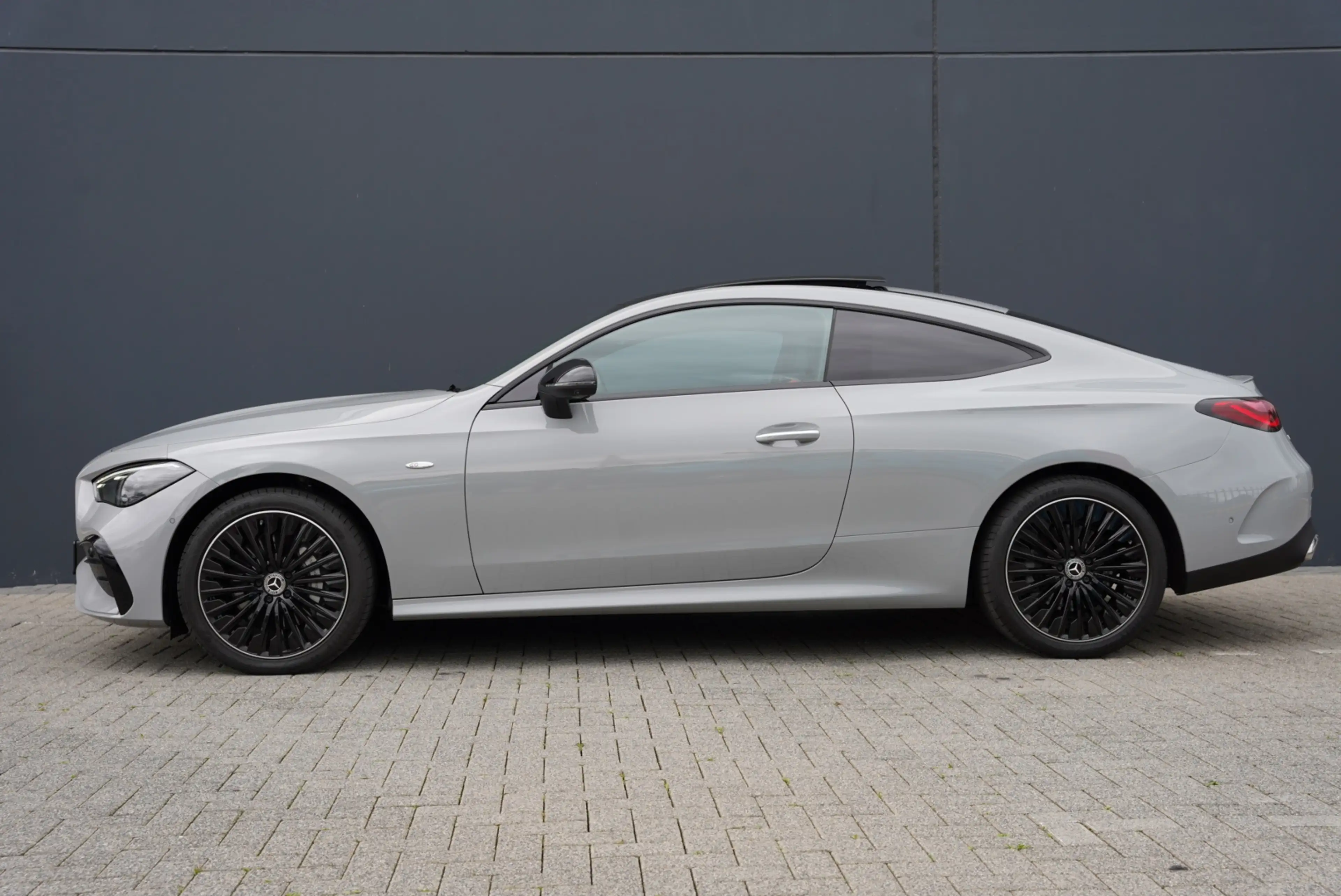 Mercedes-Benz CLE 300 Coupé e AMG |Pano|Burmester|Memory|360| Garantie — photo 2