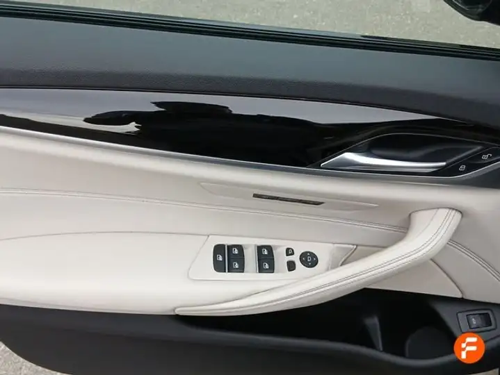 BMW Serie 5 2020, foto 11