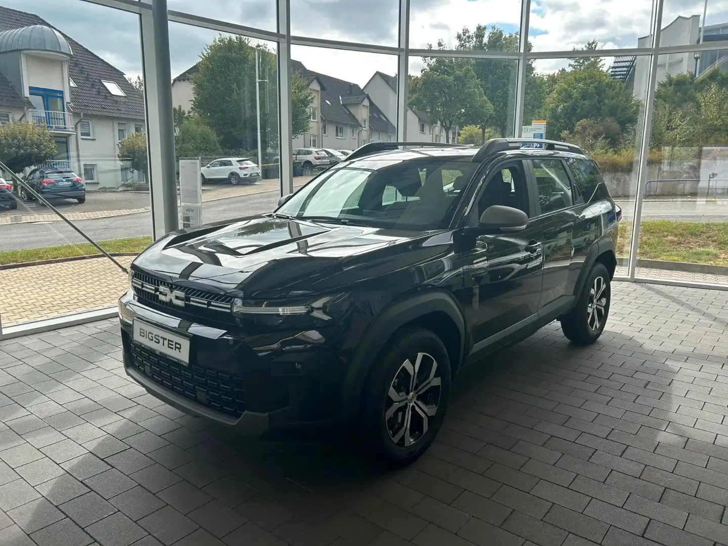 Dacia Bigster TCe 140 Expression Zwart - 1